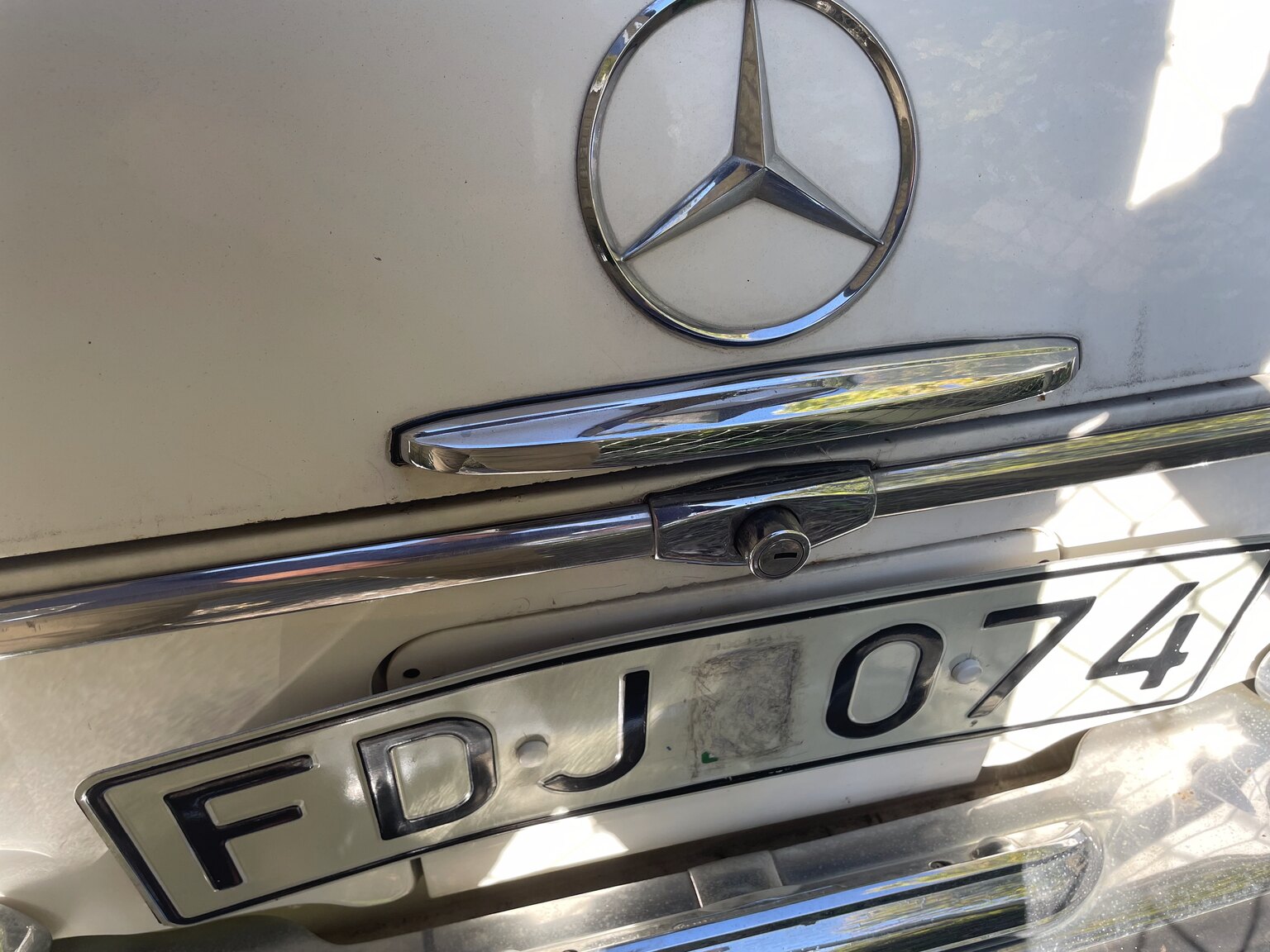 Exterior image of 1966 Mercedes-Benz 250s