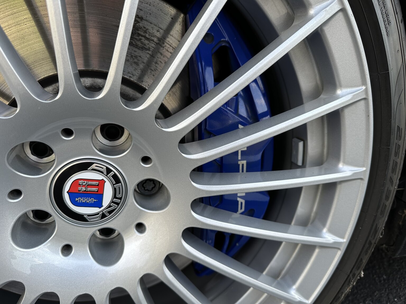 Exterior image of 2019 ALPINA B5 S Bi-Turbo Sedan ALLRAD