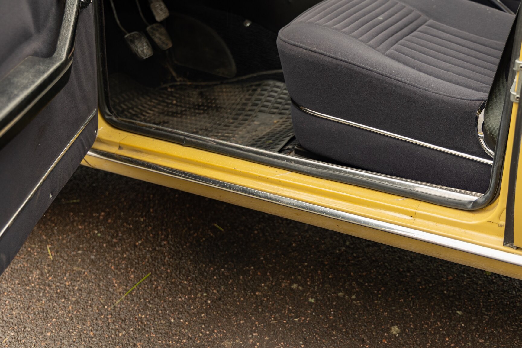 Interior image of 1974 Alfa Romeo Berlina 2000