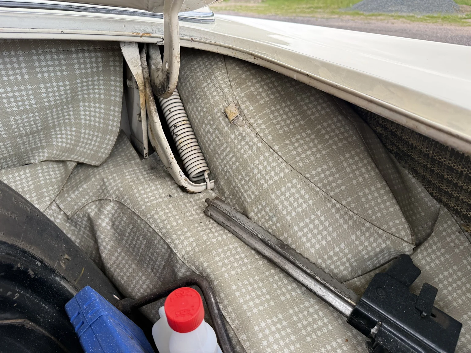 Interior image of 1957 Ford Thunderbird (45)