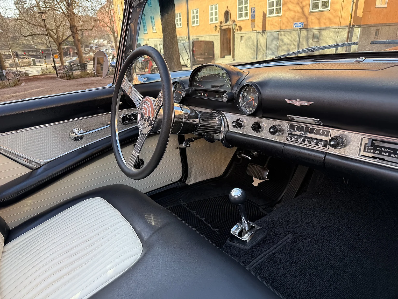 Innenraumfoto von 1955 Ford Thunderbird (31)