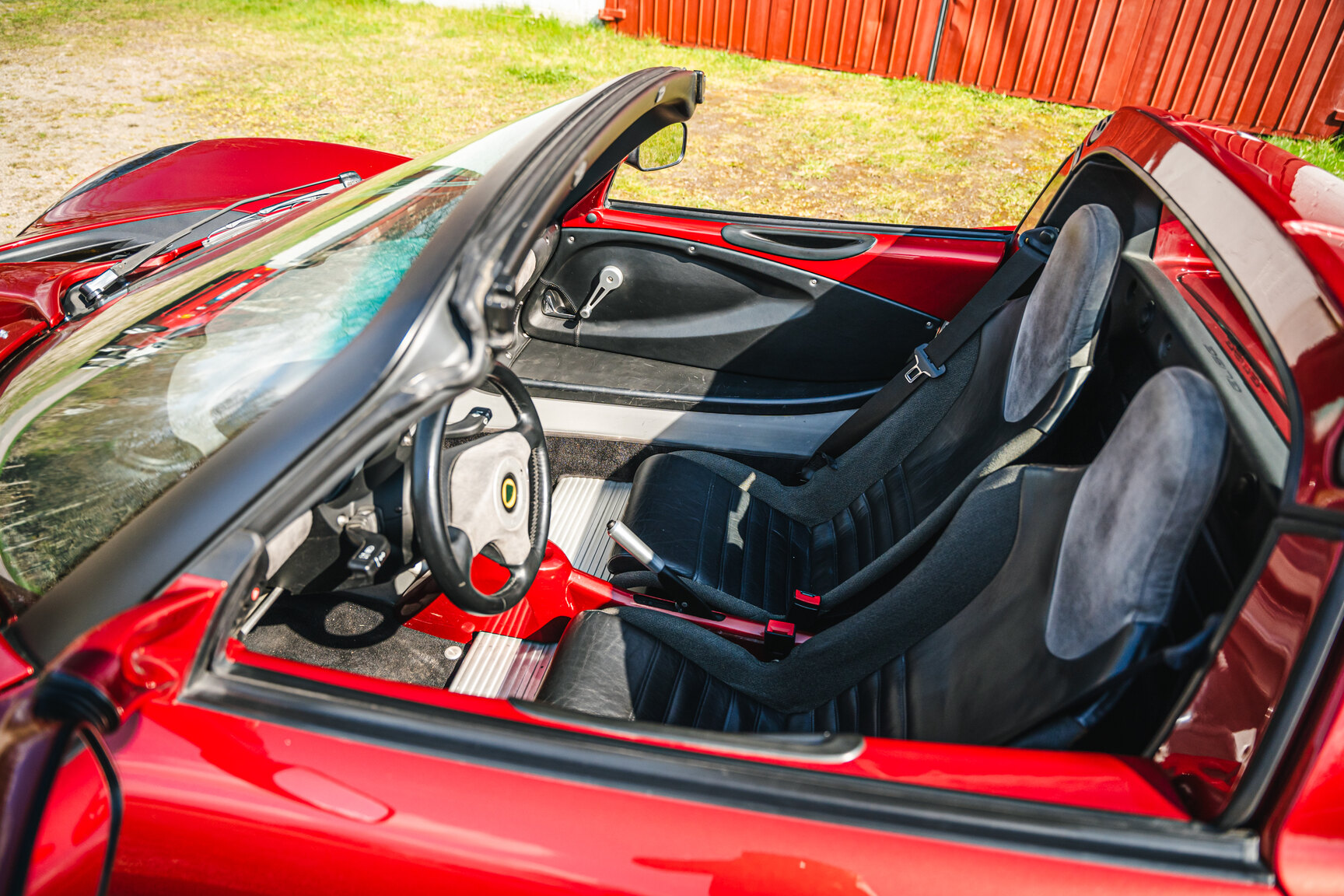 Interior image of 2001 Lotus Elise 111