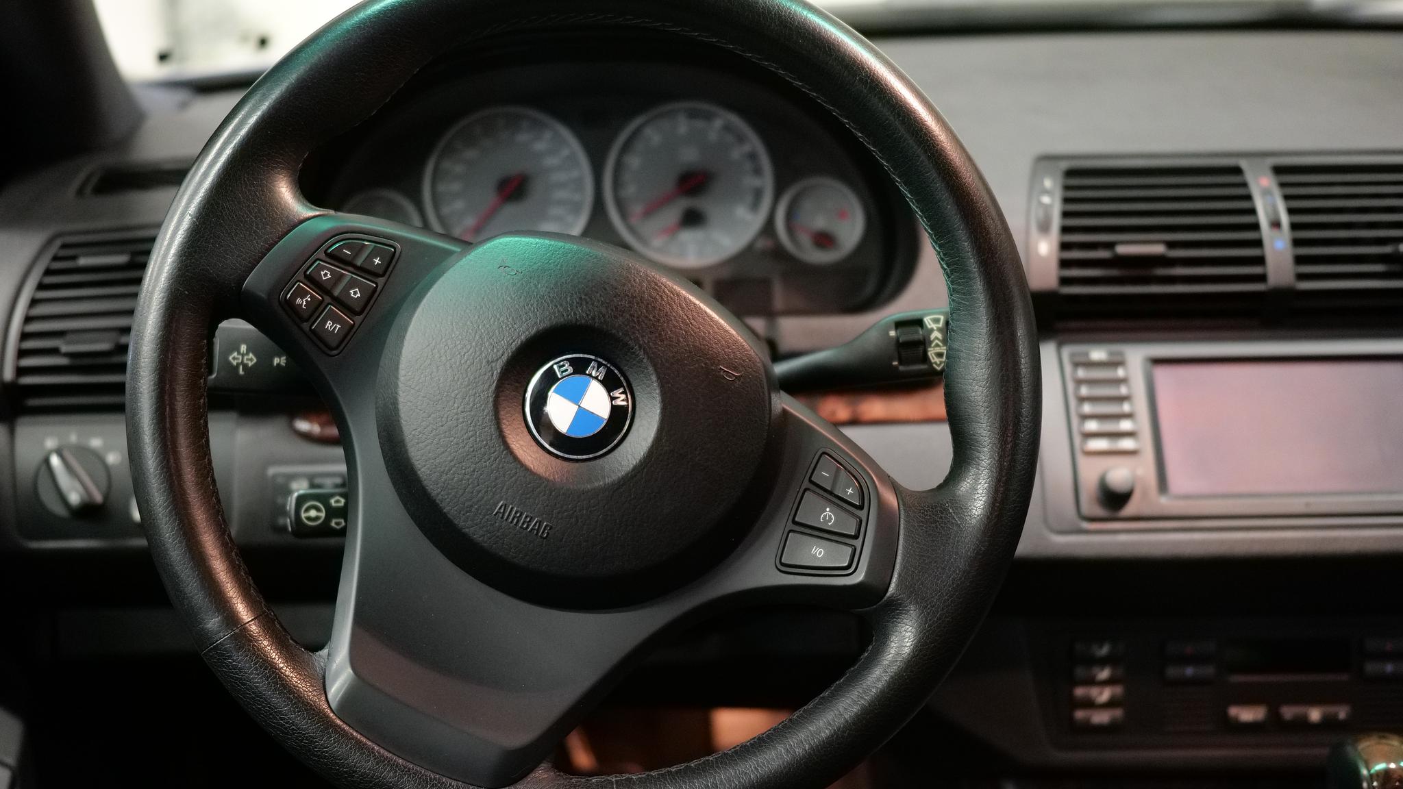 Interiörbild 2005 BMW X5 4,8IS (27)