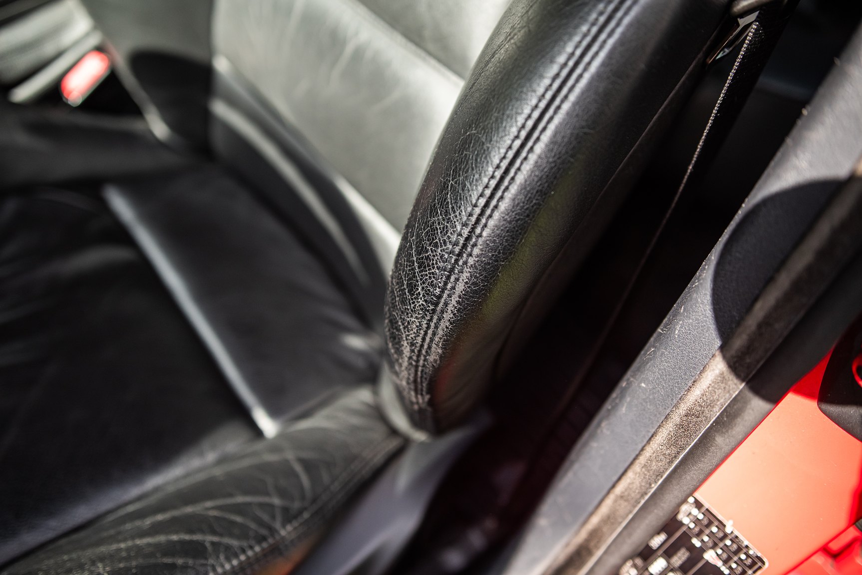 Interior image of 2001 BMW 330Xi