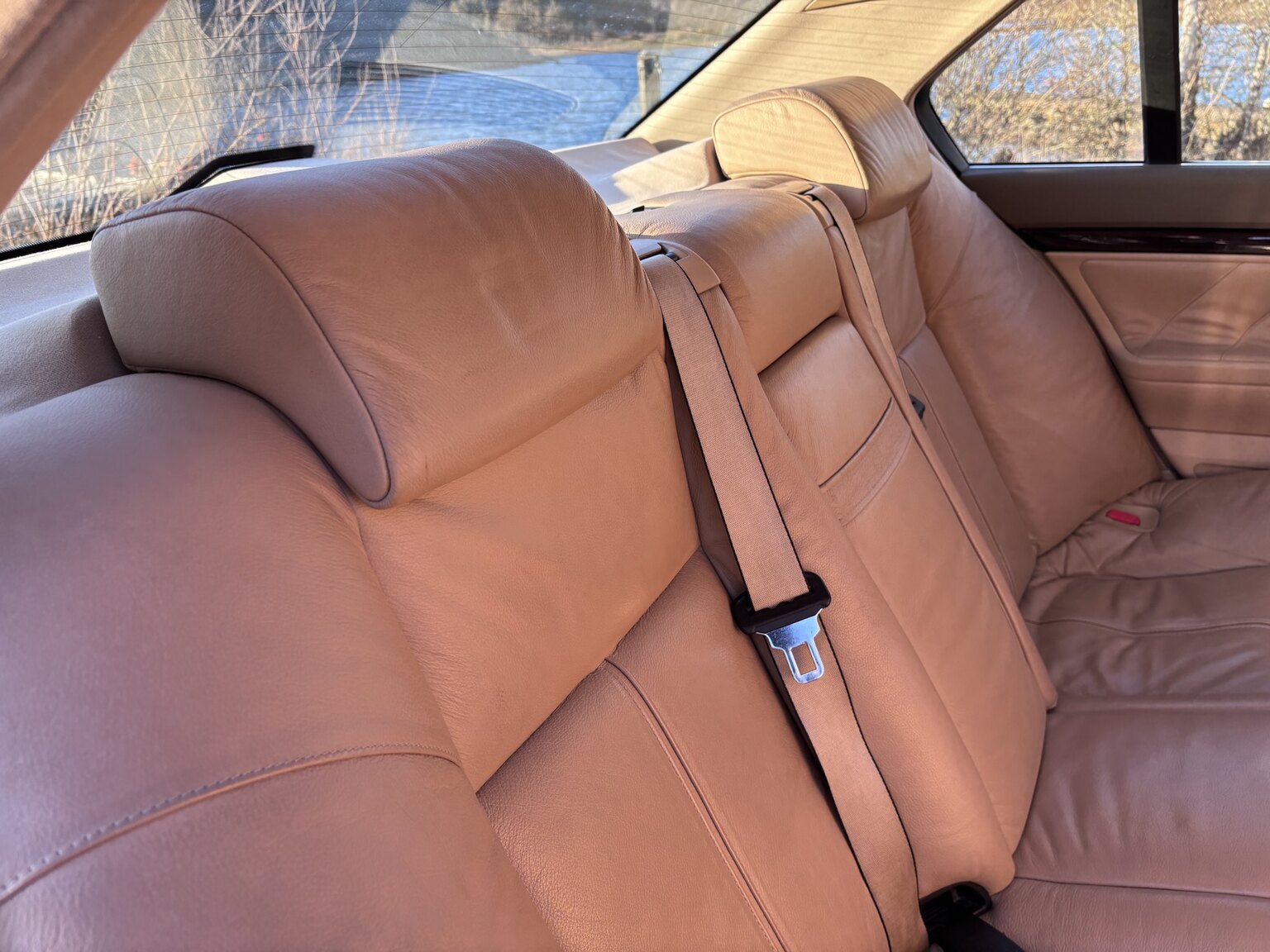 Interior image of 1996 BMW 728iA