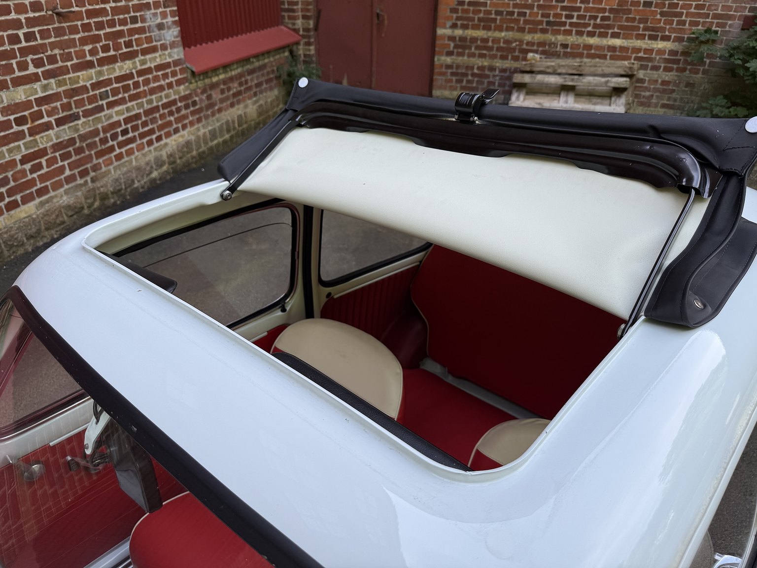 Exterior image of 1965 Fiat 500F
