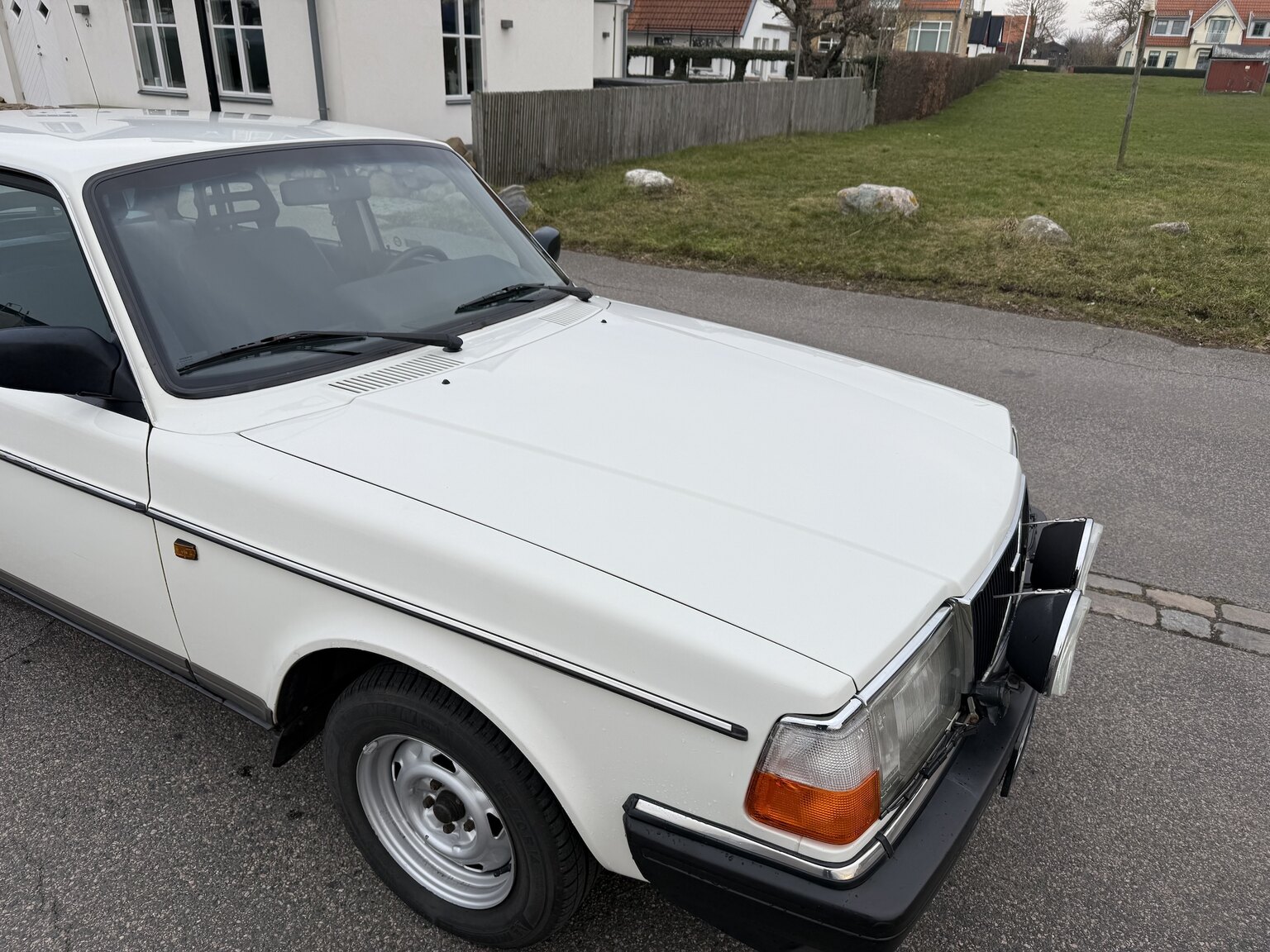 Exteriörbild på 1991 Volvo 240 GL Automat (14)