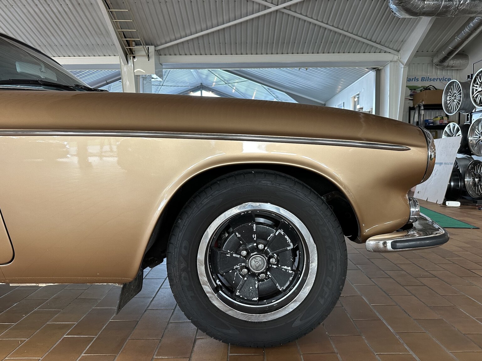 Exteriörbild på 1973 Volvo 1800 ES (12)