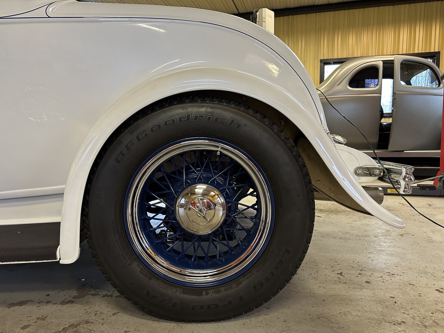 Exterior image of 1932 Custom Ford Rod White Ice