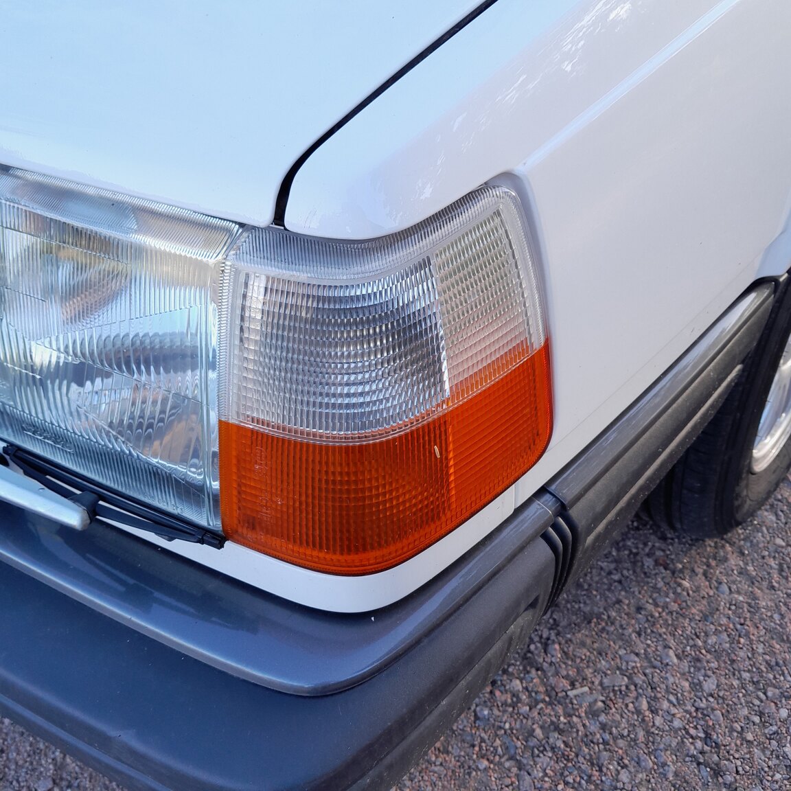 Exteriörbild på 1992 Volvo 944 GL SE