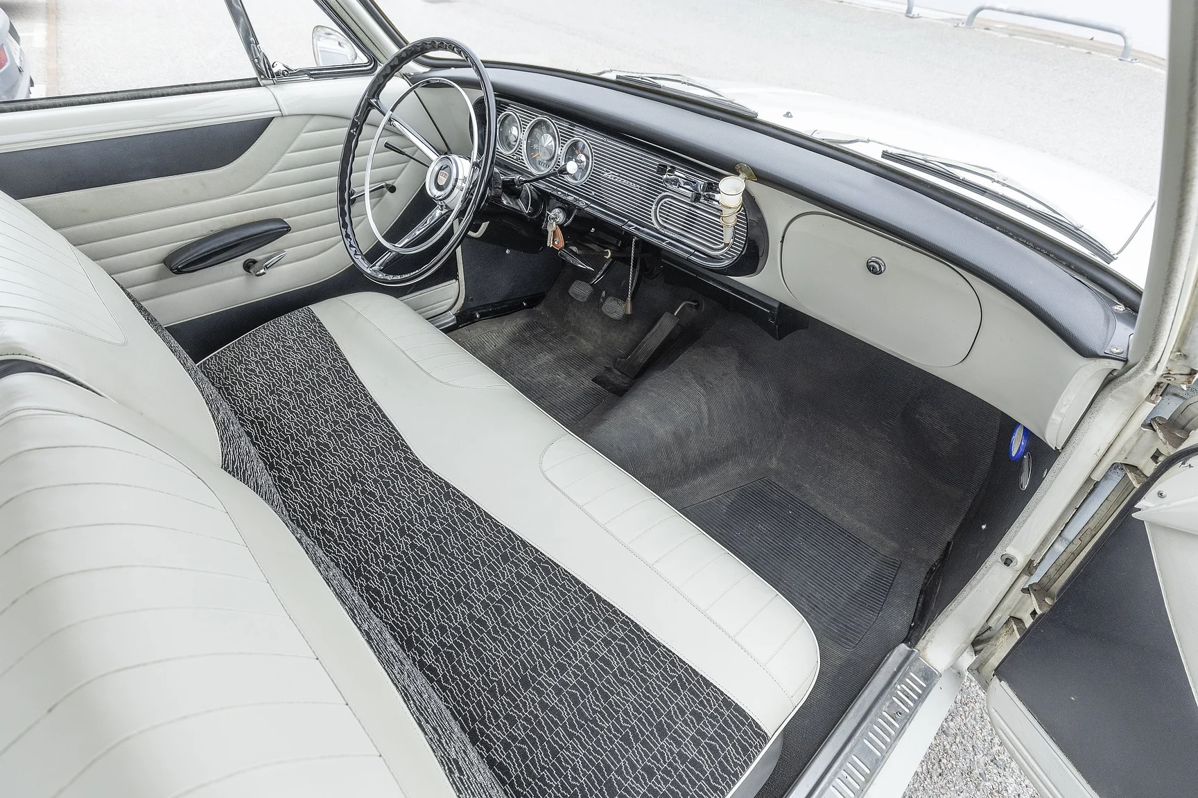 Innenraumfoto von 1961 Ford Taunus 17M TS - NO RESERVE (4)