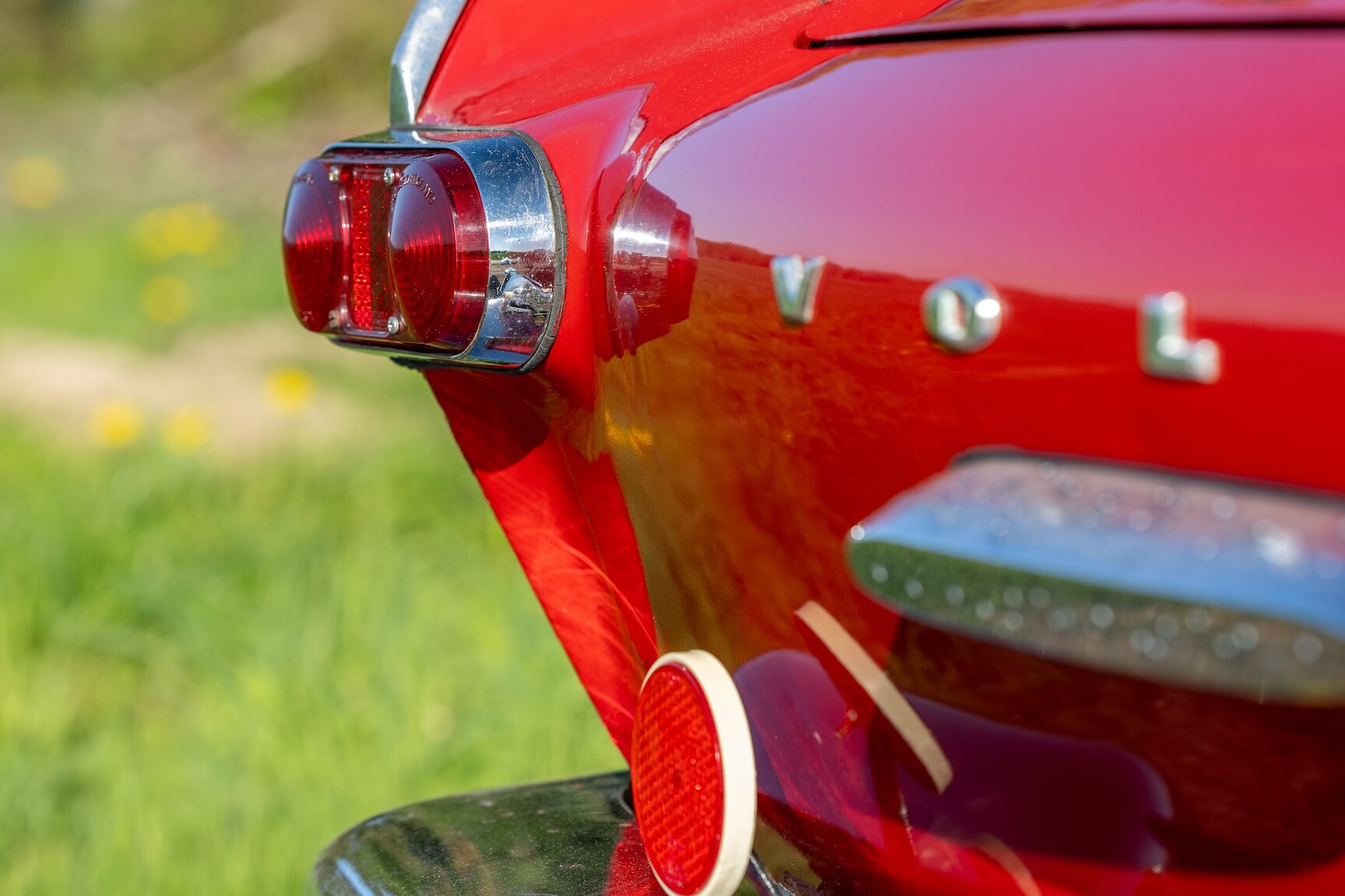 Exterior image of 1961 Volvo P1800