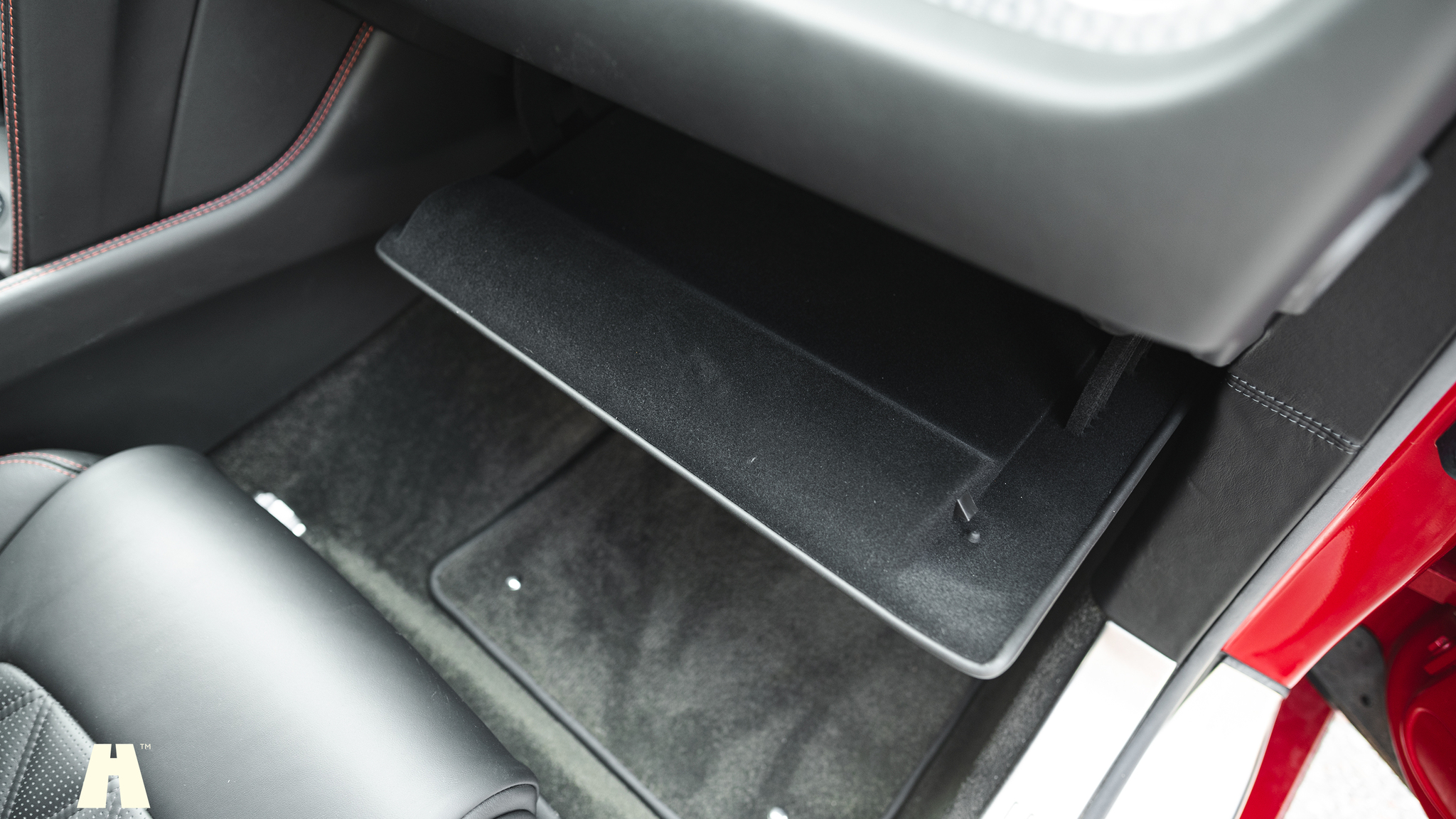 Interior image of 2013 Bentley Continental GT V8 (51)