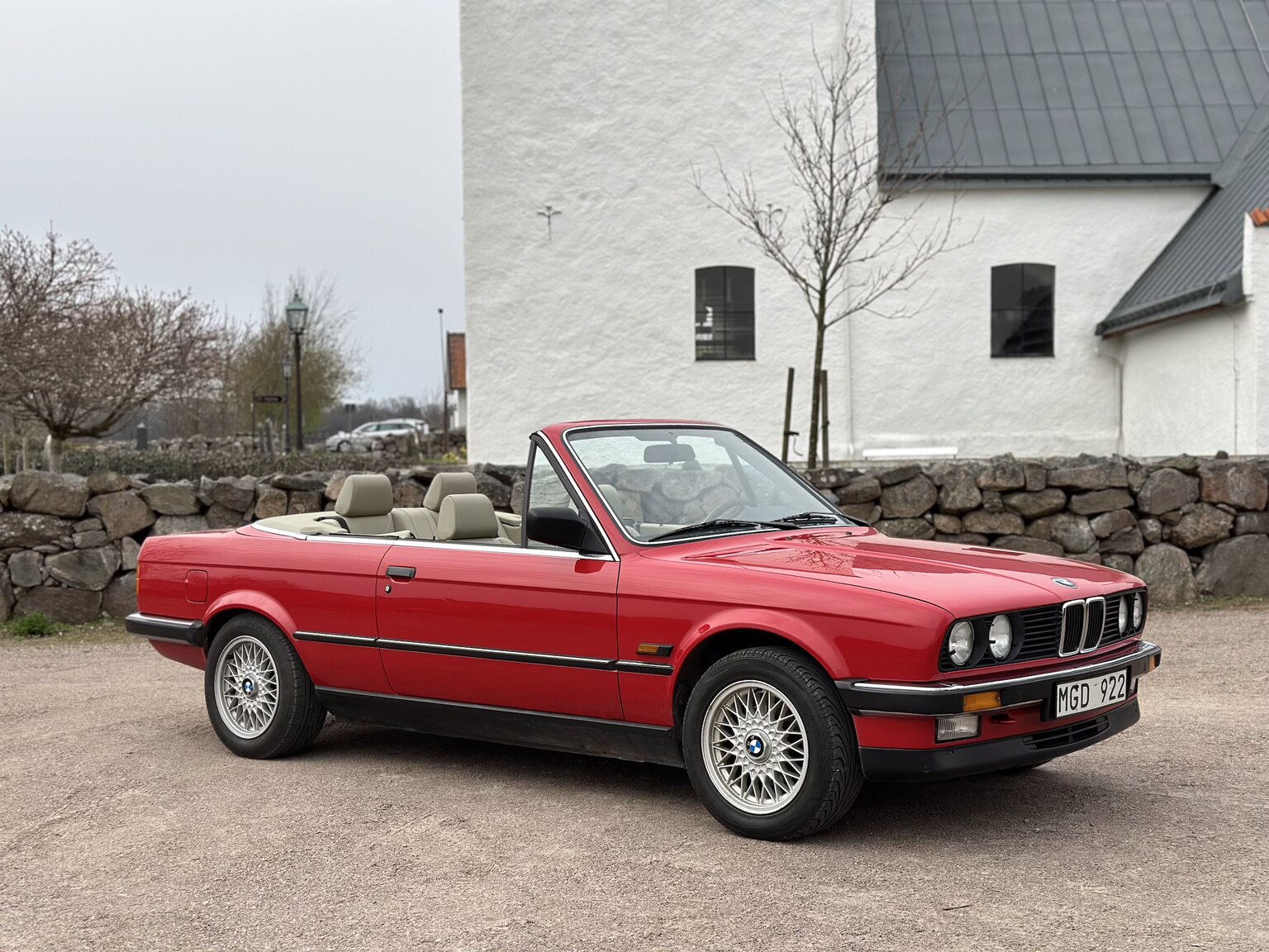 Exteriörbild på 1987 BMW 325i Convertible (25)