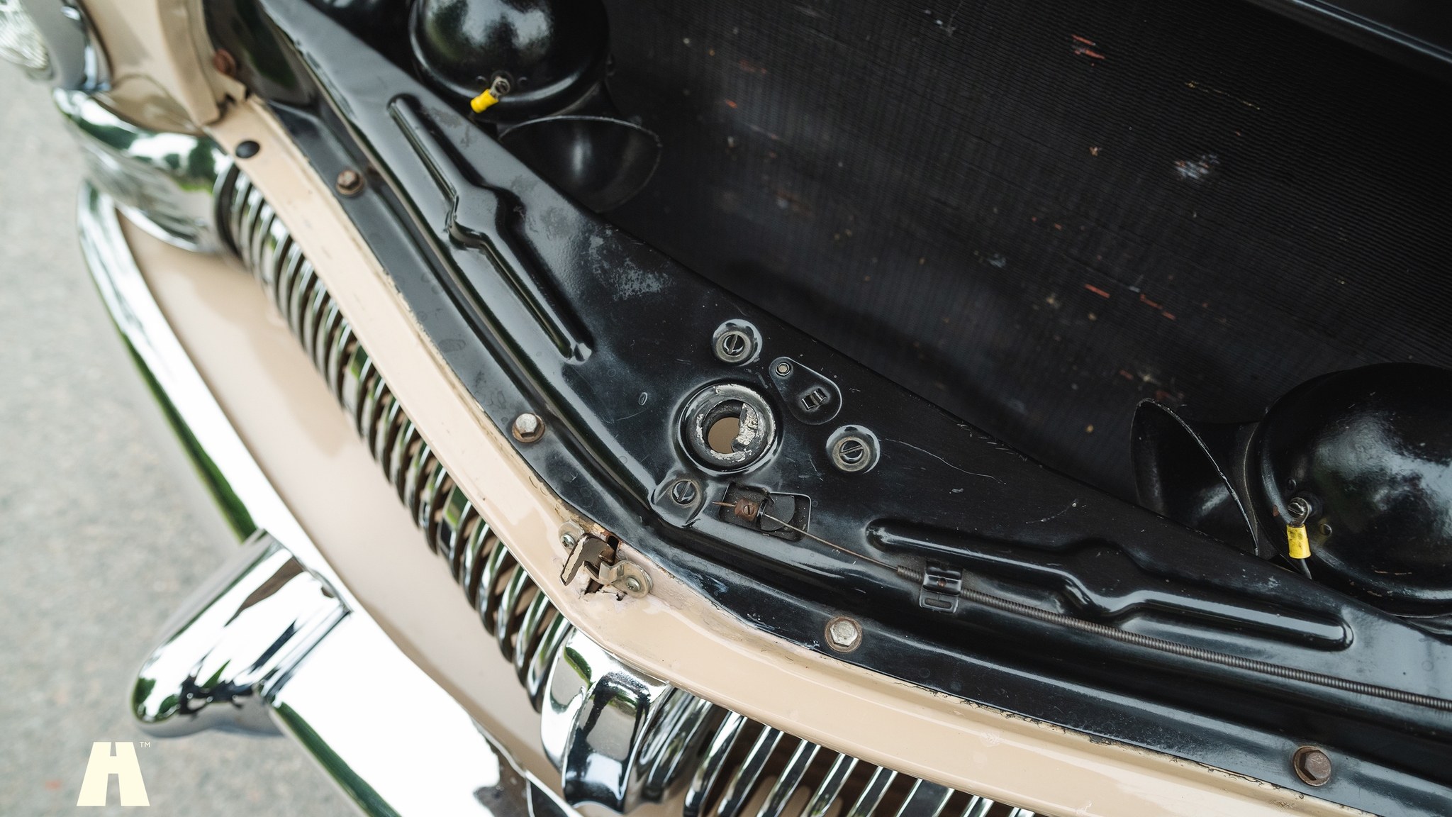 Image of 1950 Mercury Eight Sport Sedan mechanics