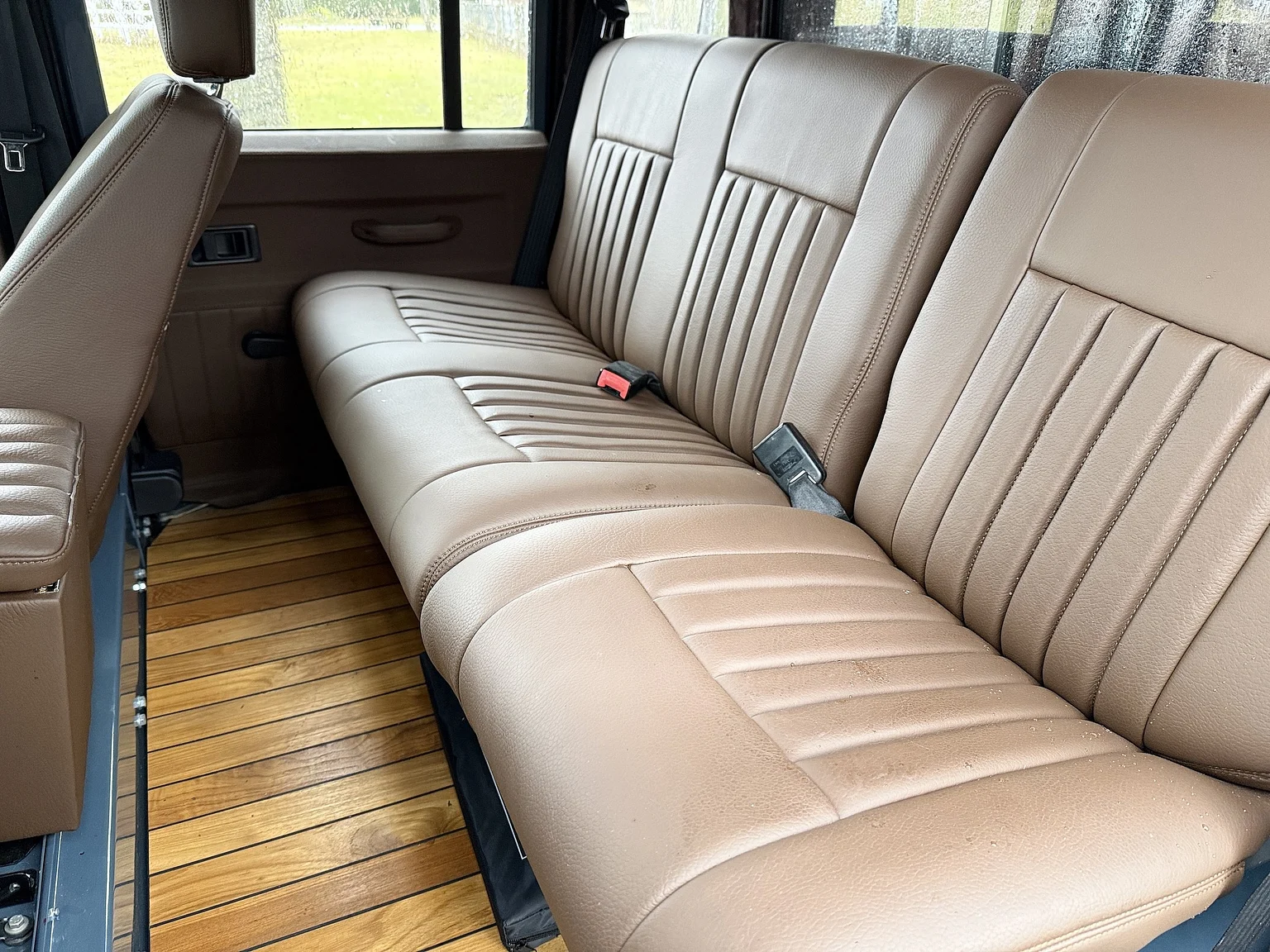 Interiörbild 2000 Land Rover Defender 110 C (46)