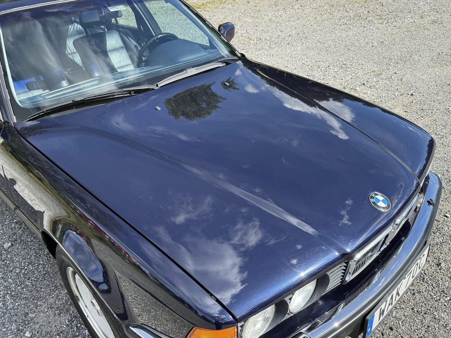 Exterior image of 1990 BMW 750i (40)
