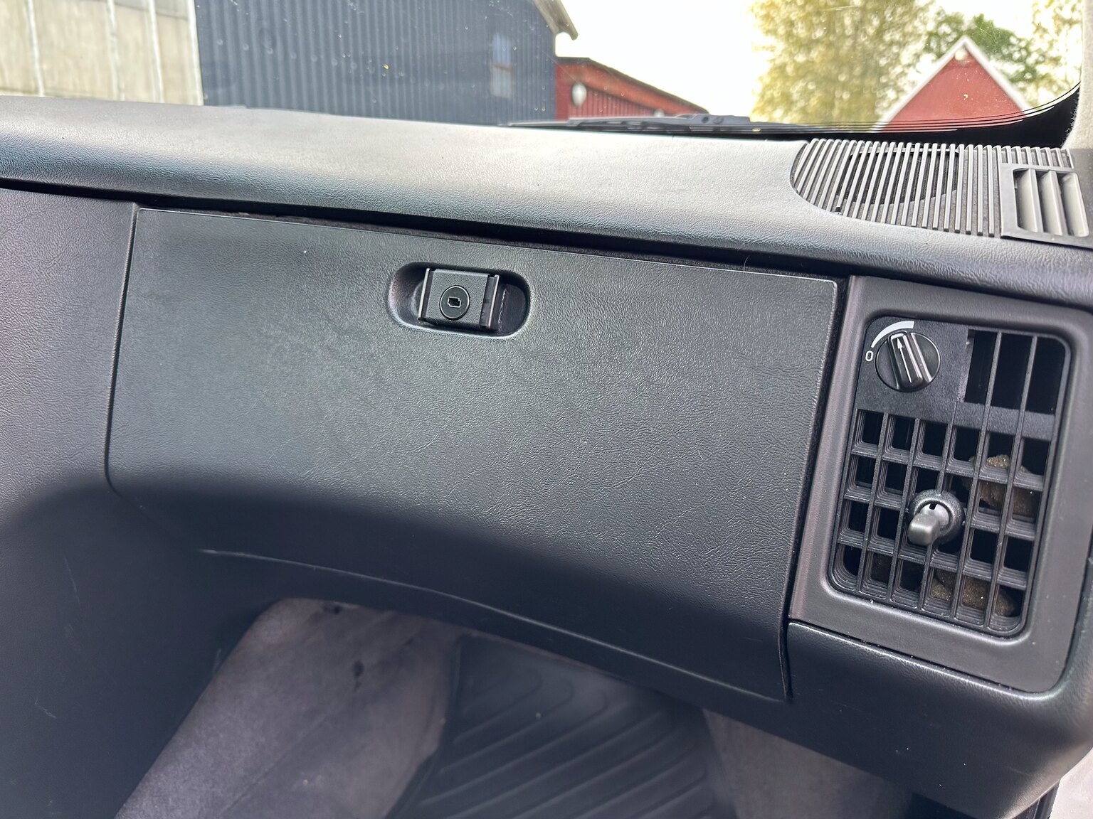 Interior image of 1996 SAAB 9000