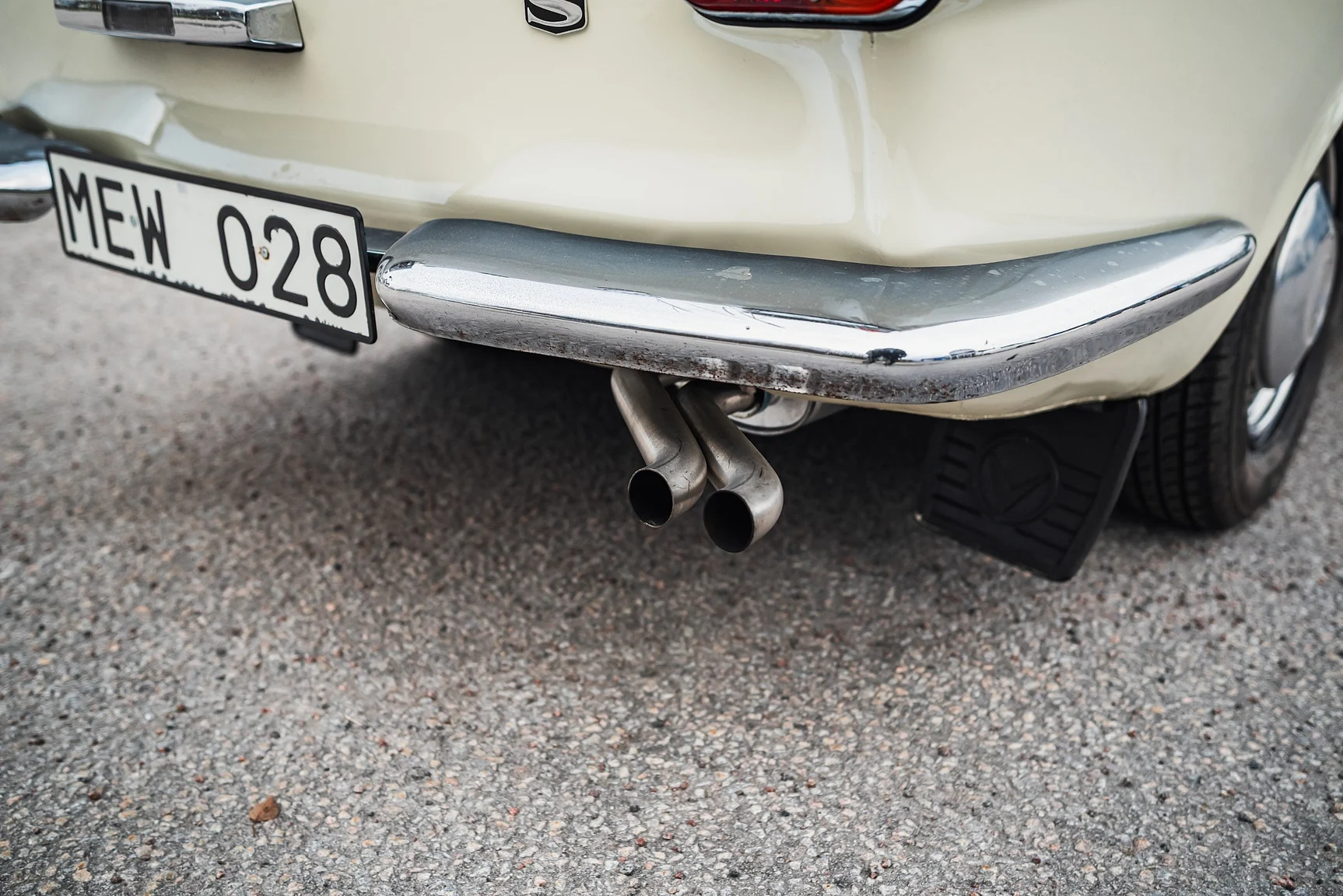 Exterior image of 1964 Volvo P 1800S (28)