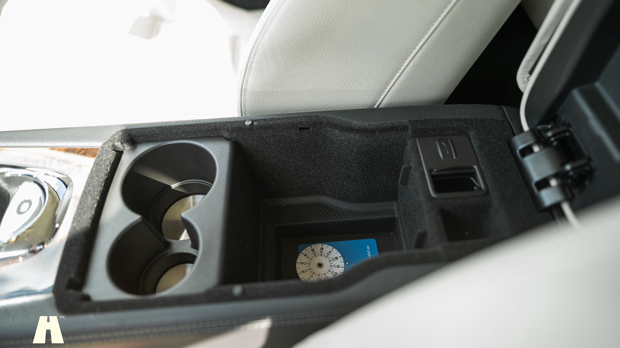 Innenraumfoto von 2008 Jaguar XKR (71)