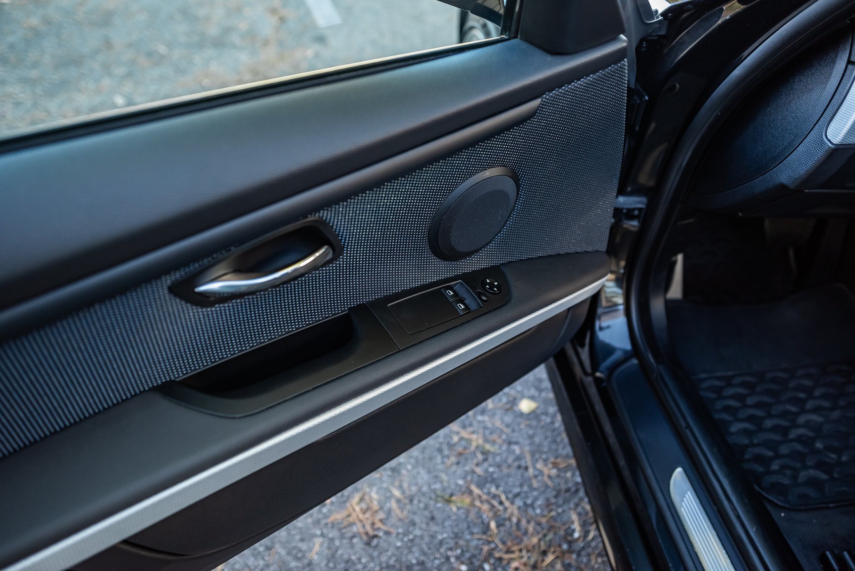 Interior image of 2009 BMW 325Xi