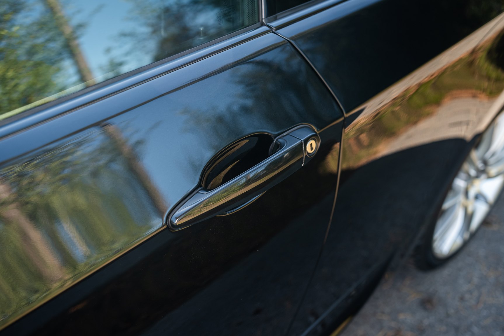 Exterior image of 2009 BMW 325Xi