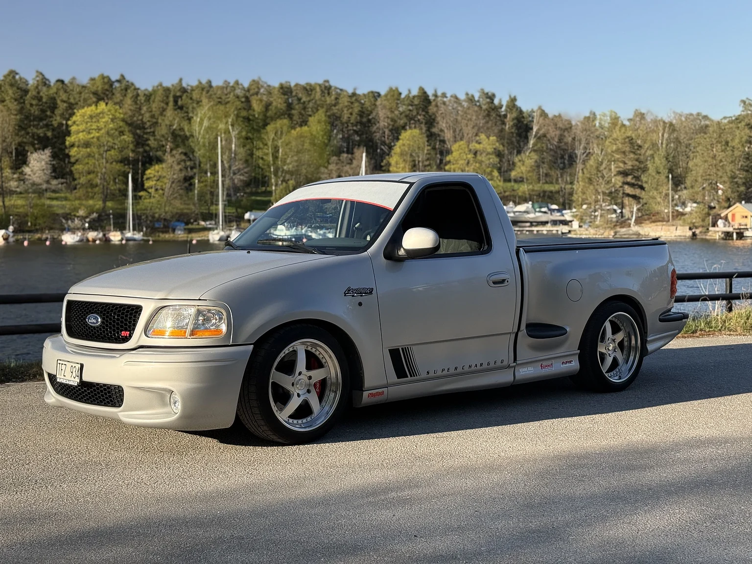 Aussenfoto 2002 Ford F 150 Lightning / Kenne Bell (3)