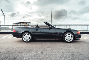 Exteriörbild på 1994 Mercedes SL320 (R129) 