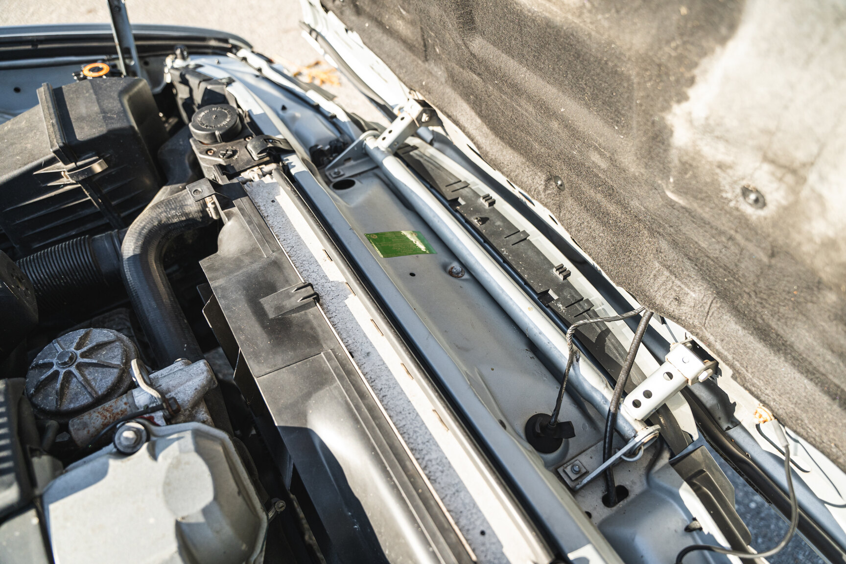 Image of 1994 BMW 520i E34 mechanics