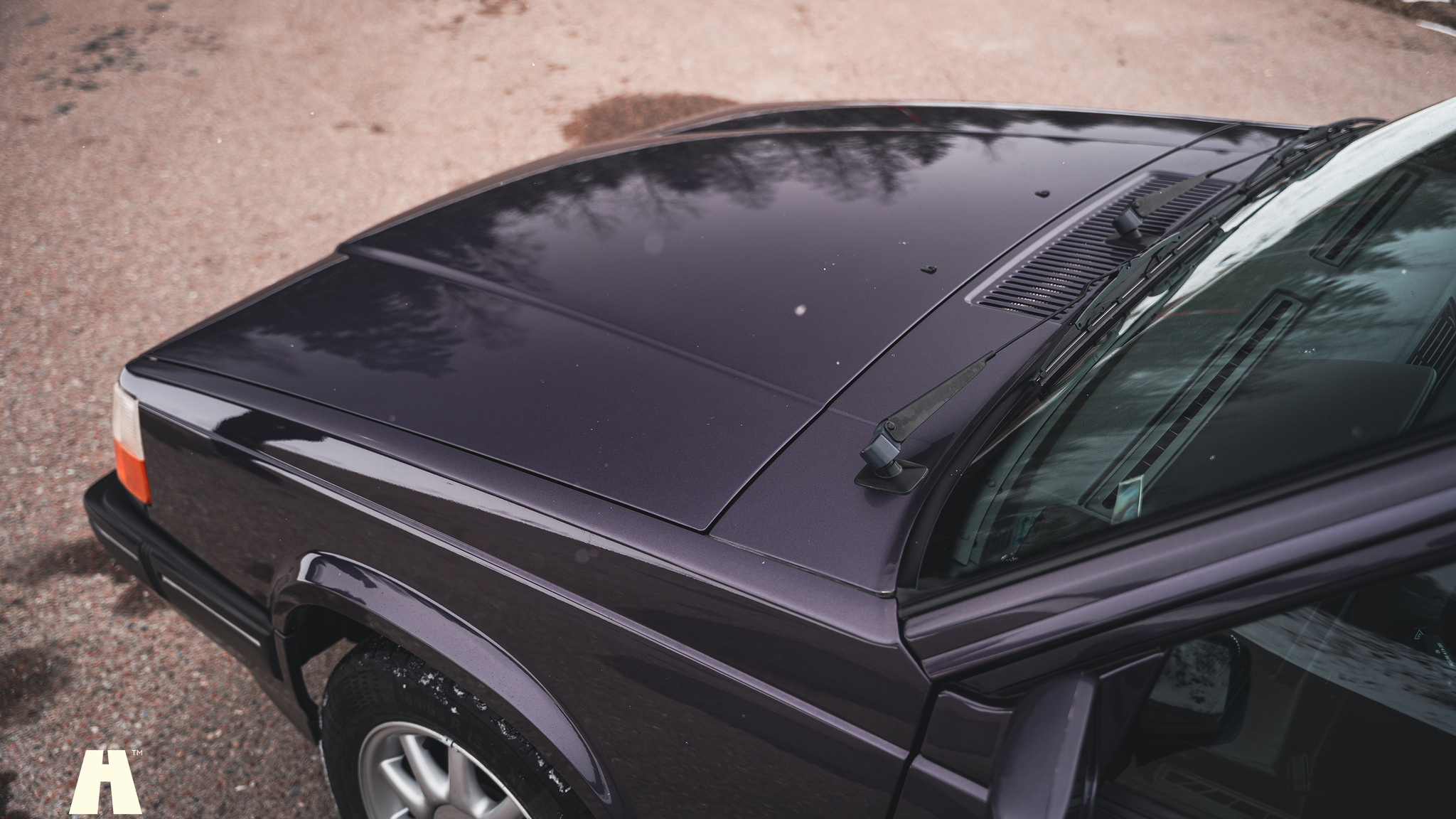 Exterior image of 1995 Volvo 940 SE