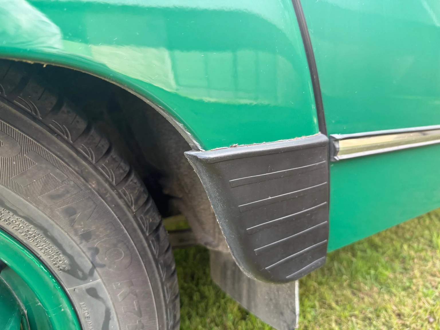 Exteriörbild på 1975 Saab 95 V4 kombi - 7-sits (47)