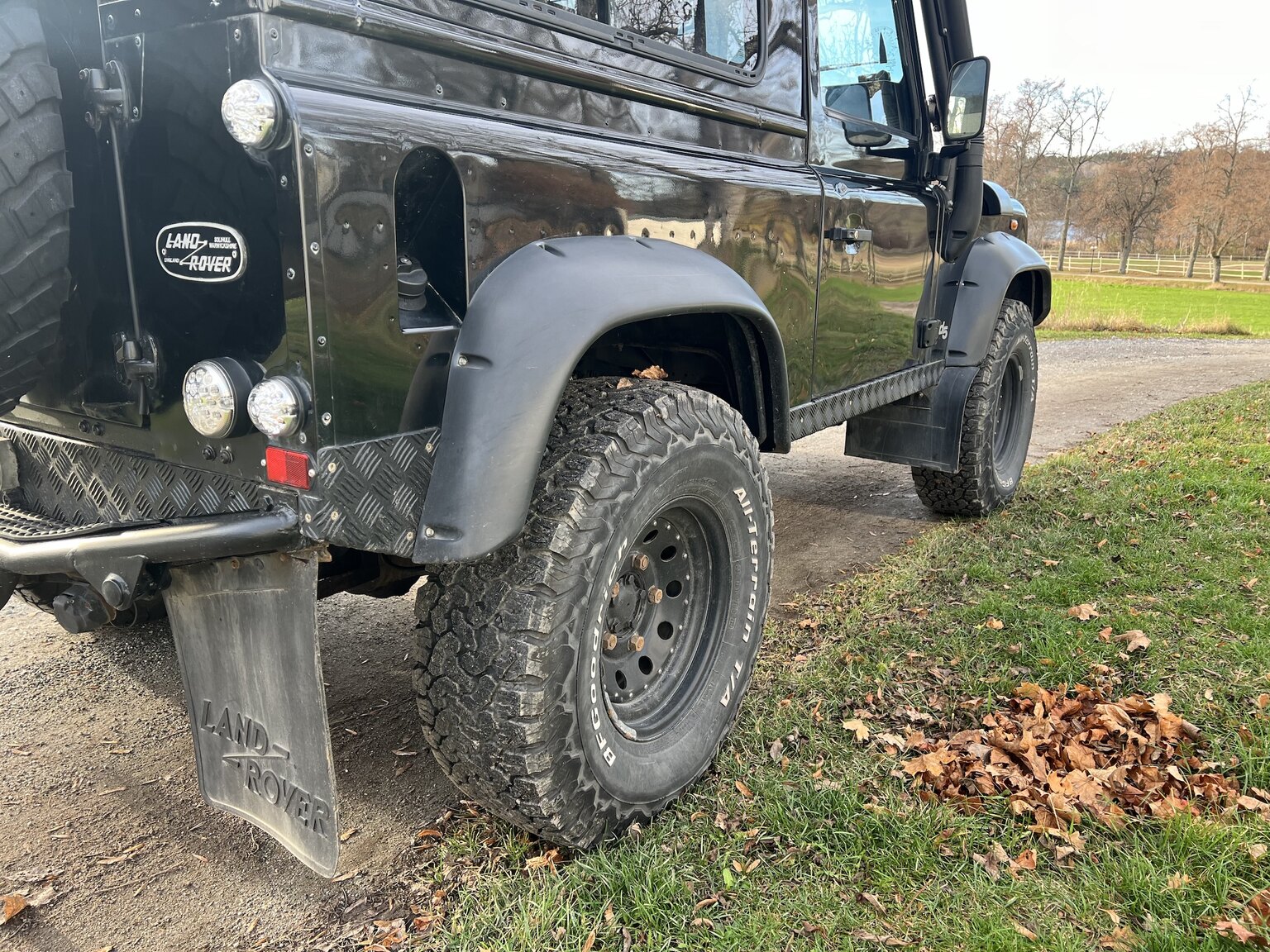 Exteriörbild på 2002 Land Rover Defender 90 2.5 Td5