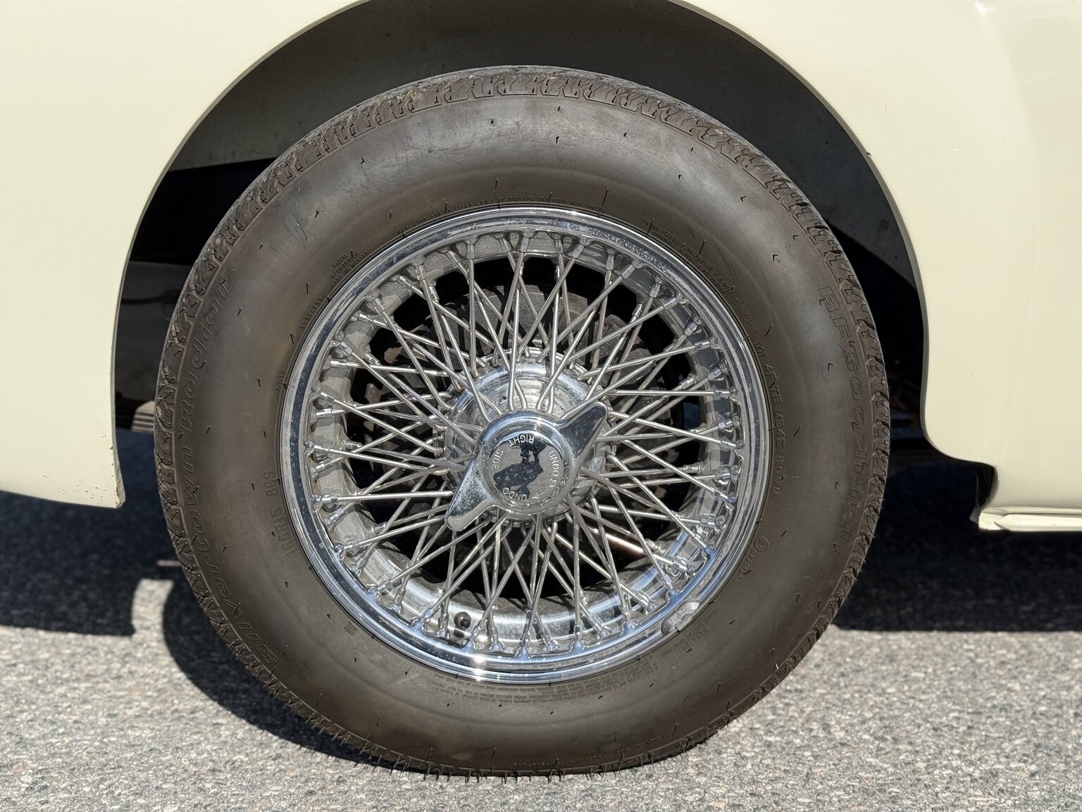 Exteriörbild på 1959 MG MGA 1500