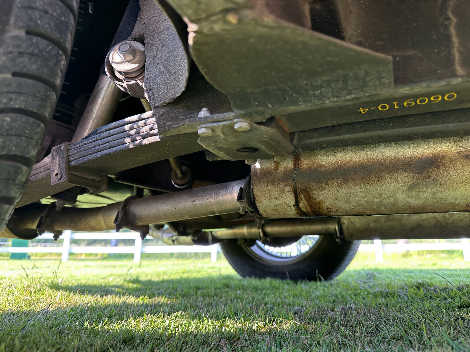 Image of 1965 Daimler 250 V8 mechanics