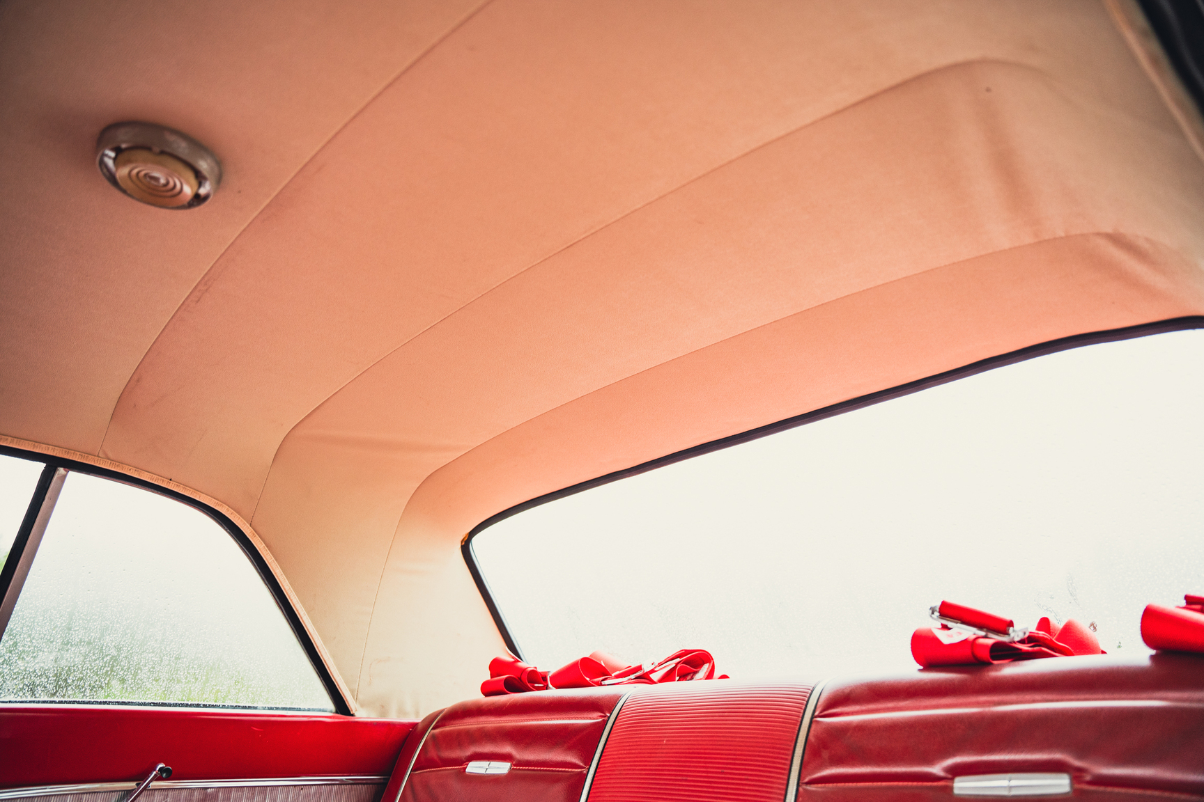 Innenraumfoto von 1964 Ford Fairlane 500 Sport Coupé (41)