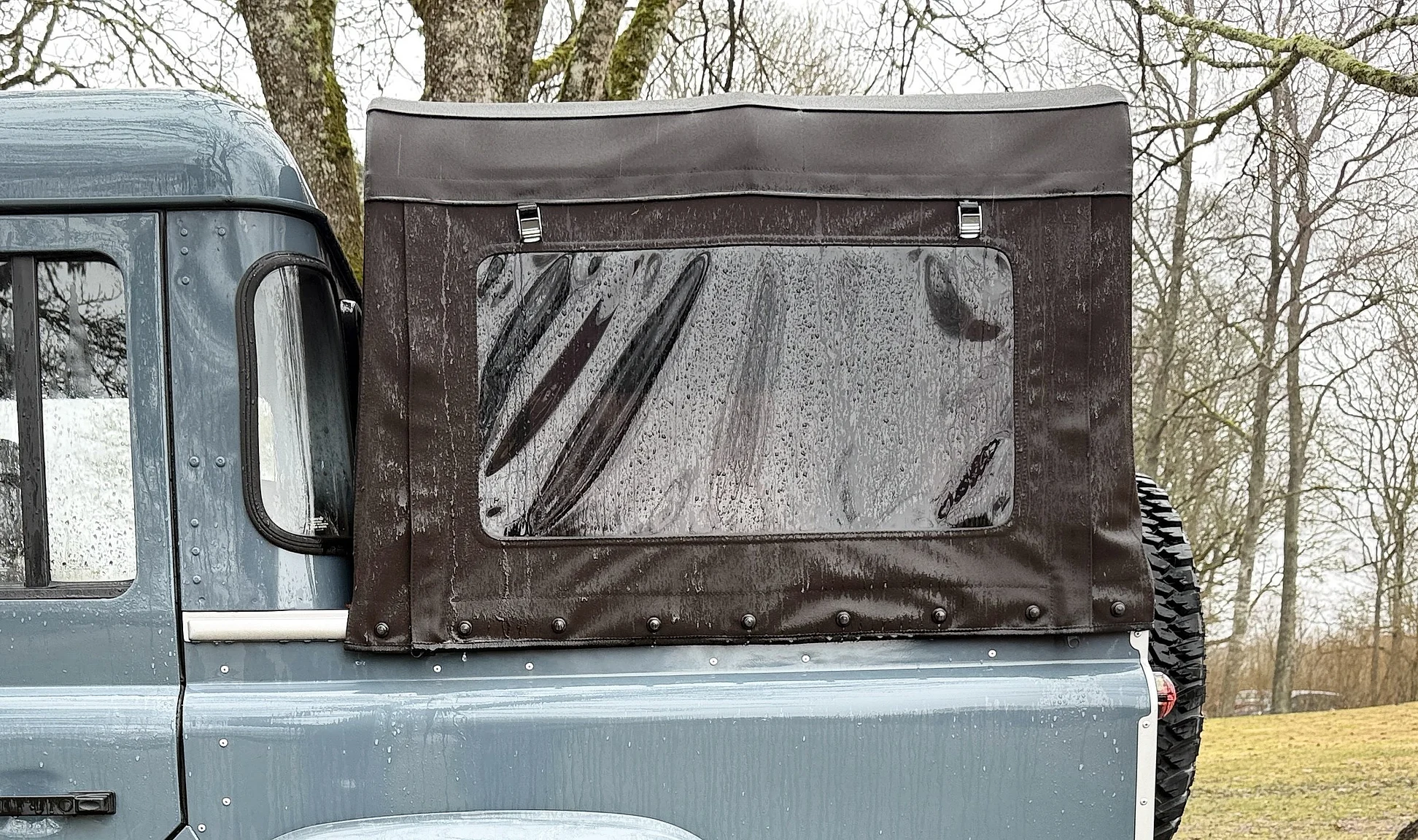 Aussenfoto 2000 Land Rover Defender 110 C (57)