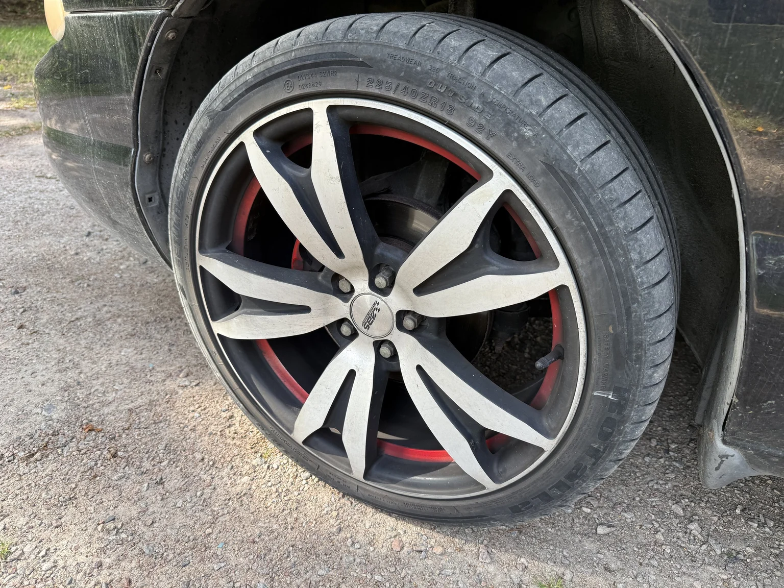 Exterior image of 1997 Chrysler Sebring Cabriolet (37)