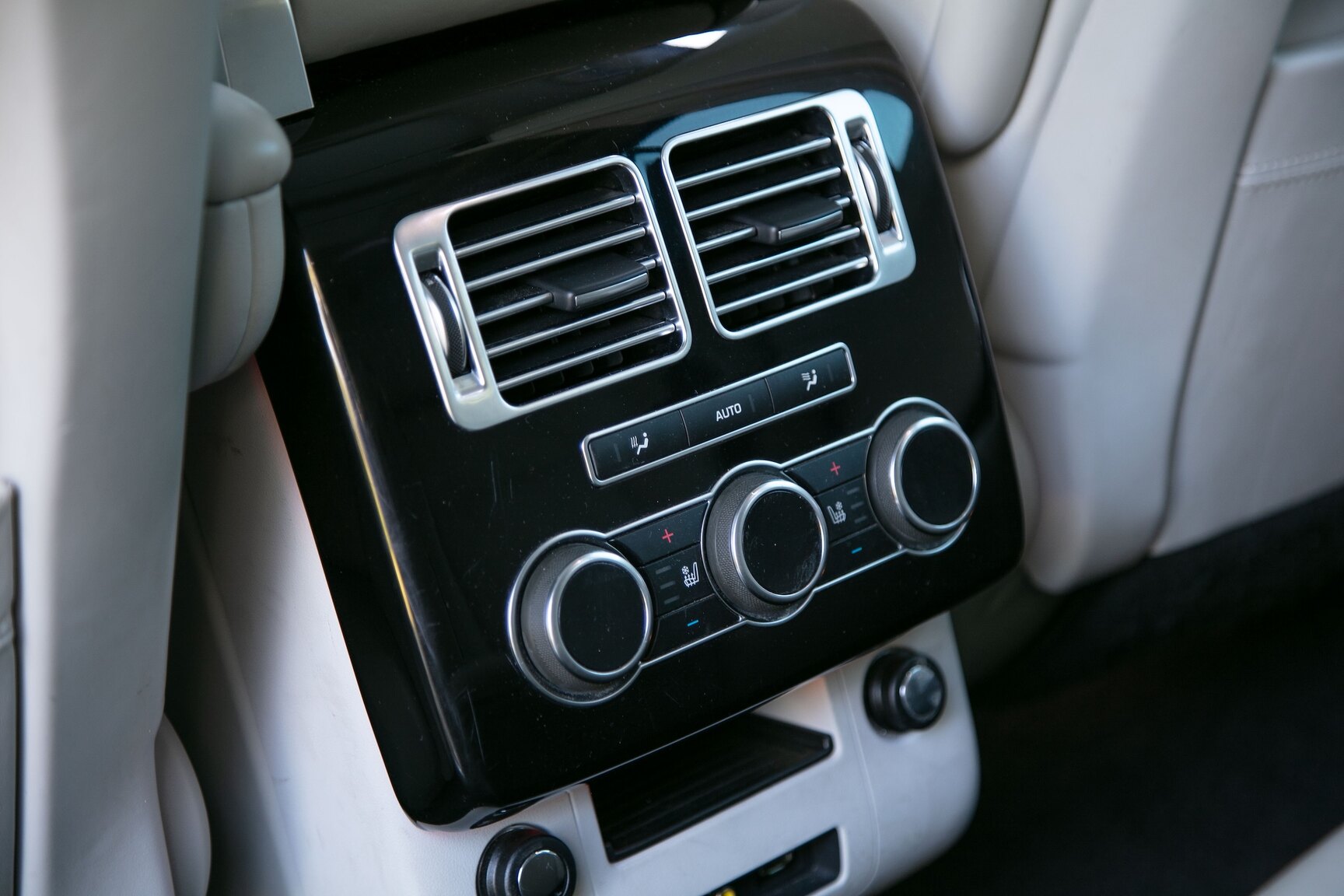Innenraumfoto von 2014 Land Rover Range Rover 5.0 V8 Autobiography 