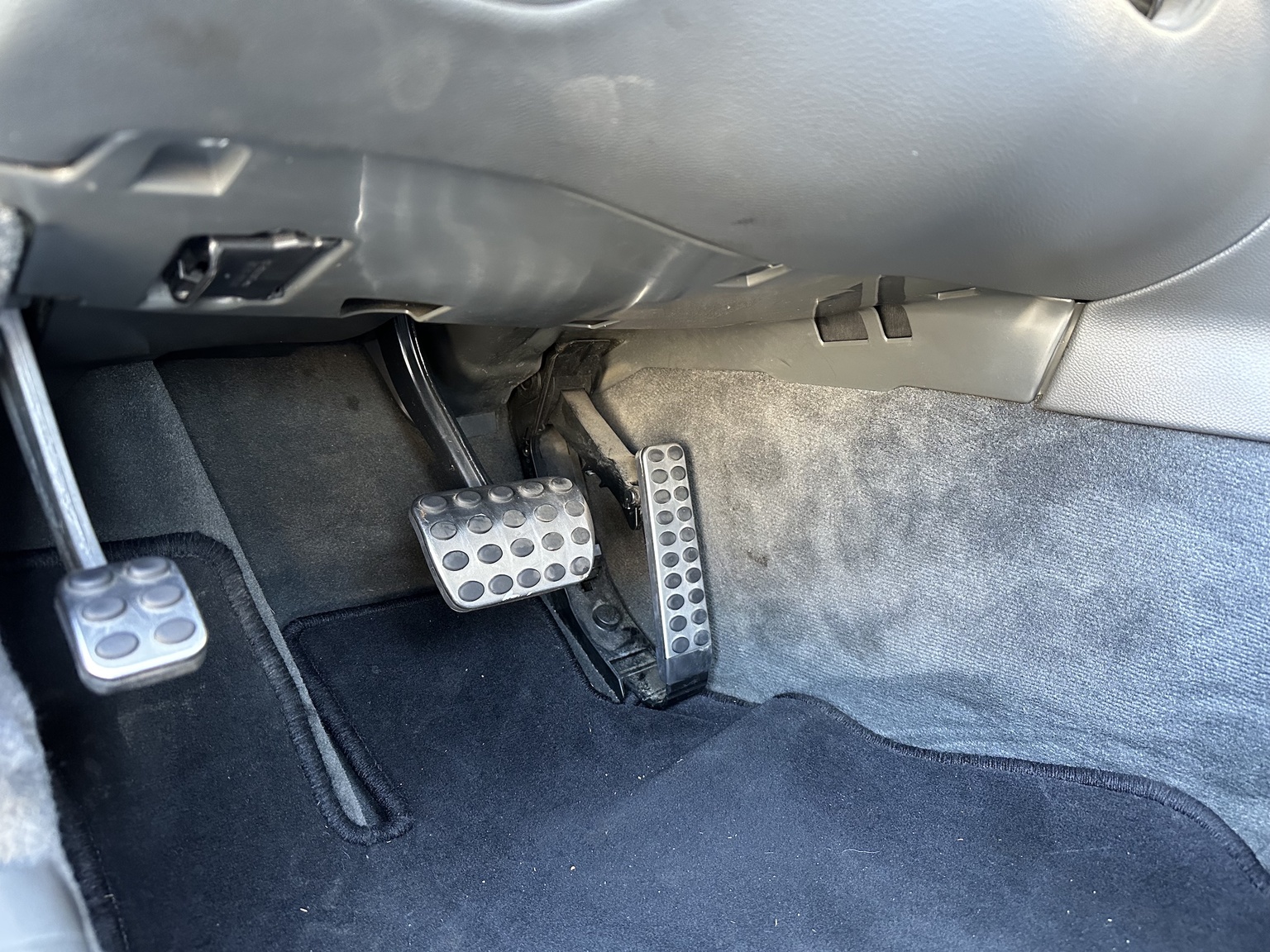 Innenraumfoto von 2002 Mercedes SL 500 (36)