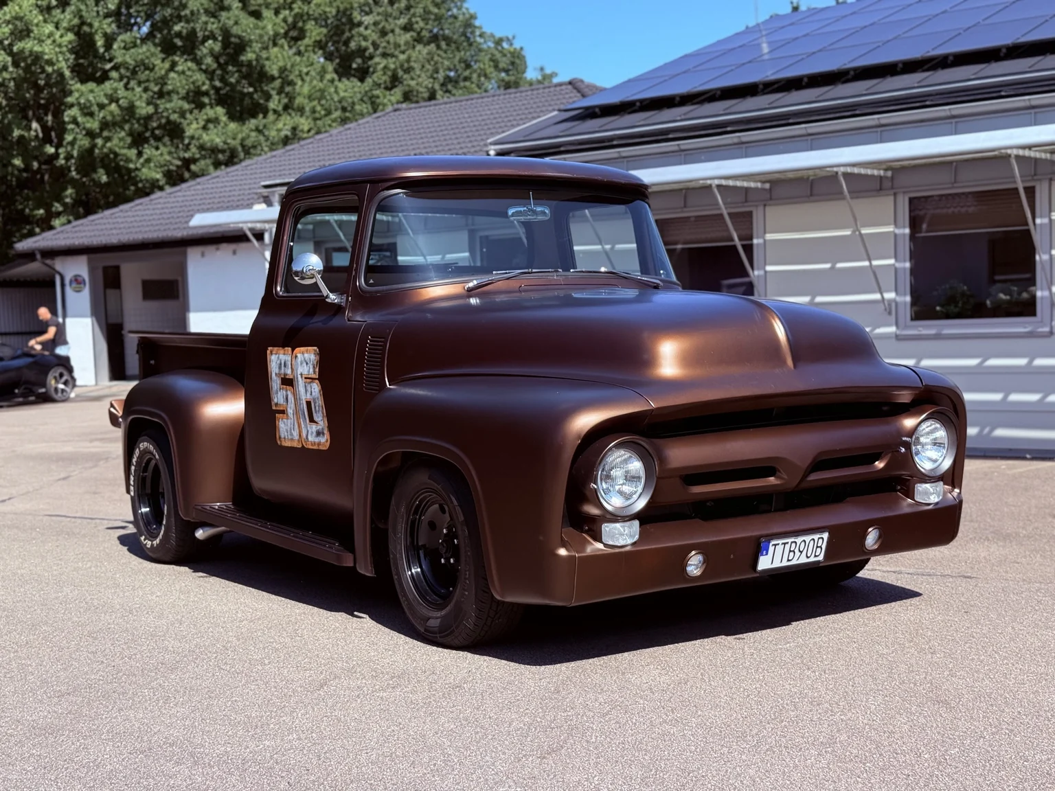 Aussenfoto 1956 Ford F-100 Restomod (49)