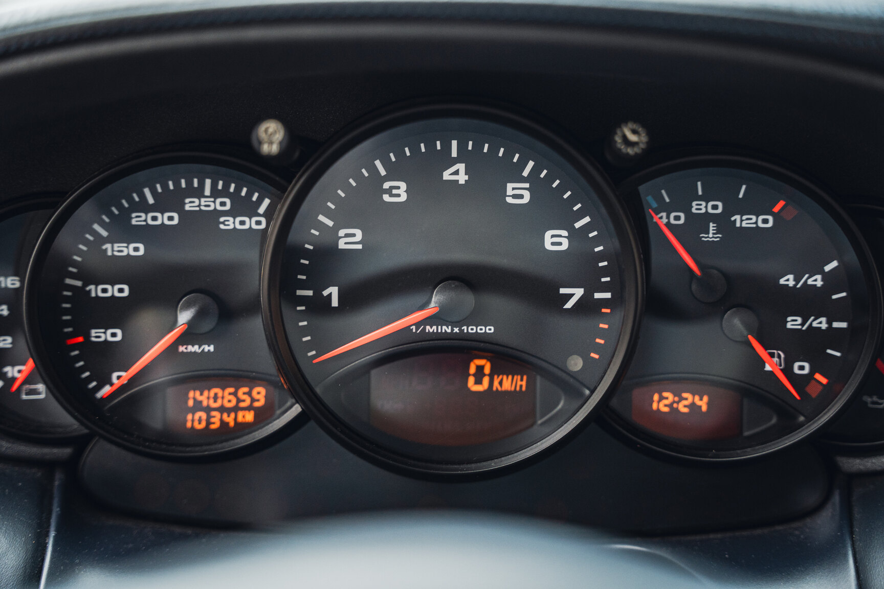 Interior image of 1999 Porsche 911 Carrera 4