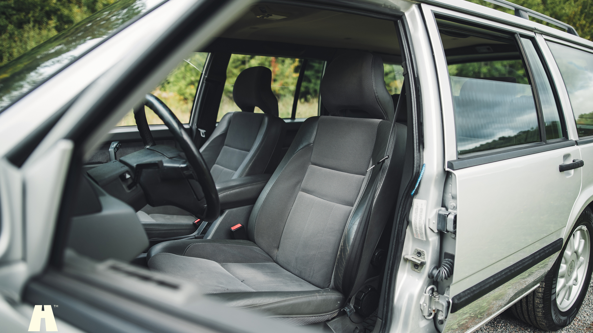 Interior image of 1997 Volvo 945 