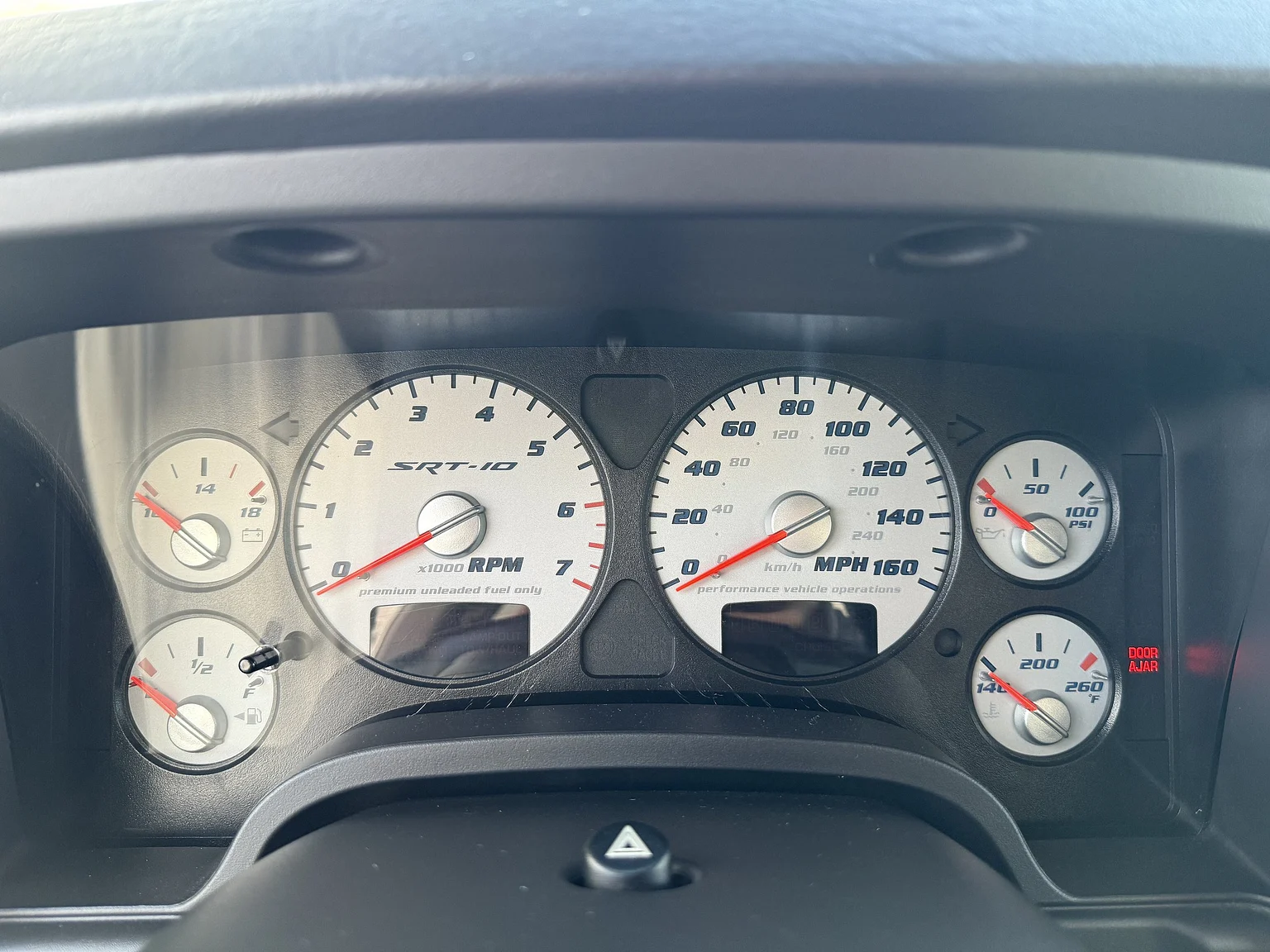 Interior image of 2005 Dodge RAM SRT-10 Regular Cab Manual  (9)