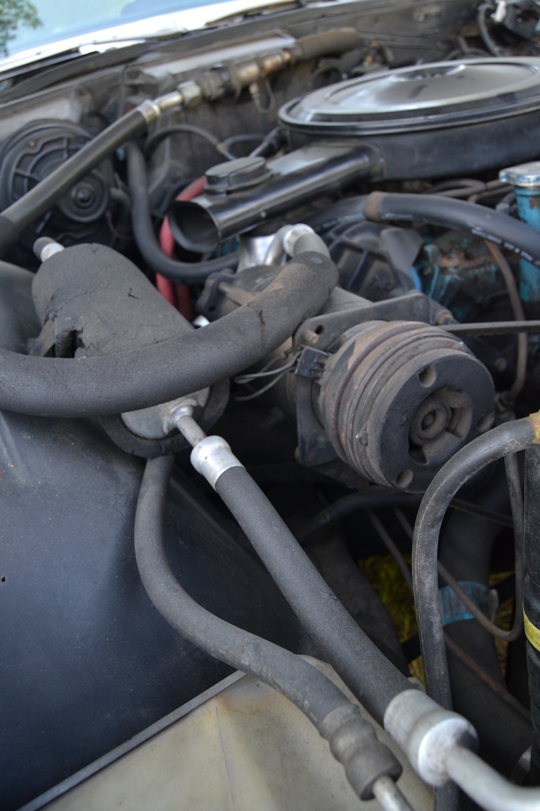 Image of 1970 Oldsmobile Ninety eight Convertible mechanics (13)