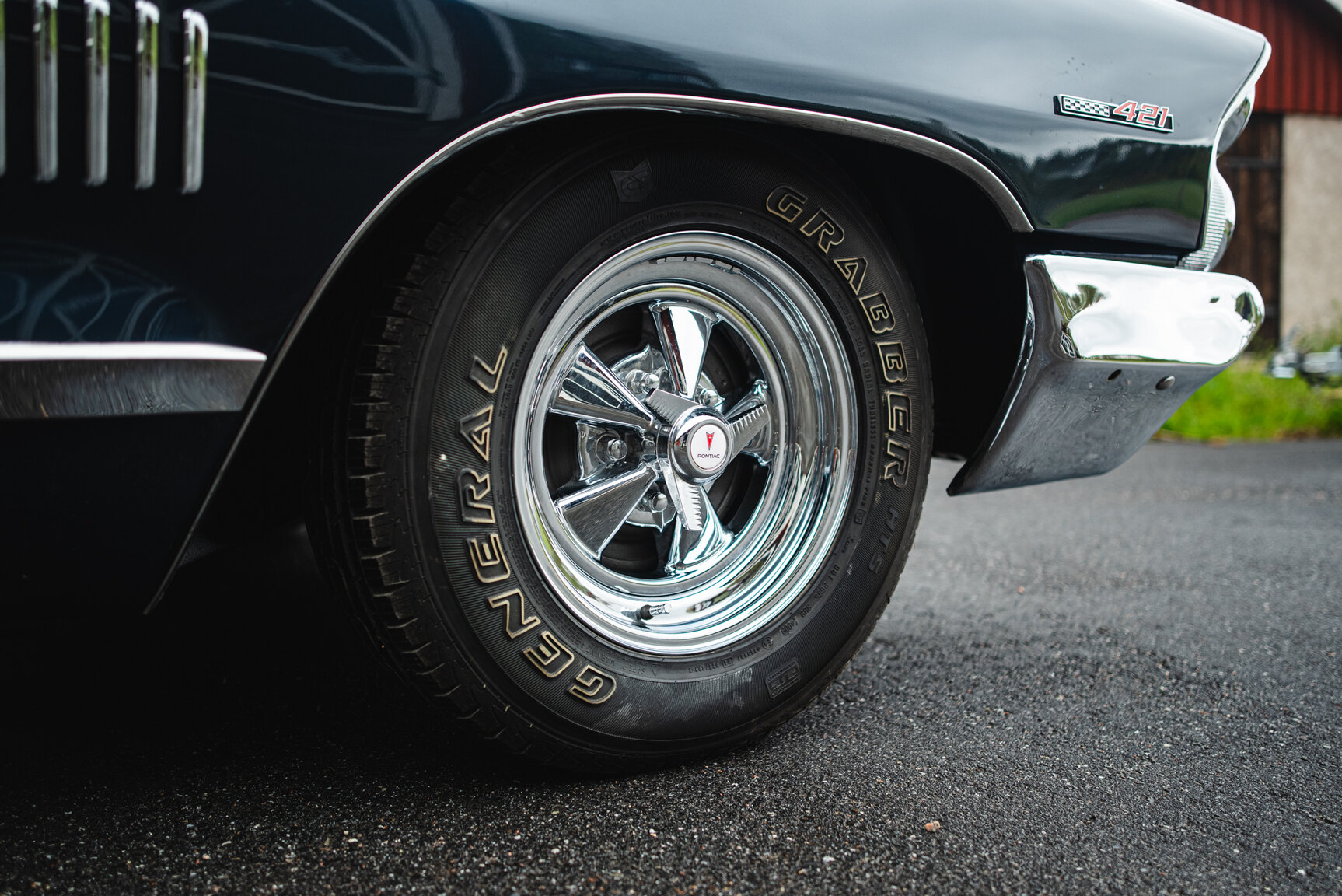 Exterior image of 1965 Pontiac Catalina 421 Tripower-Pack 2+2