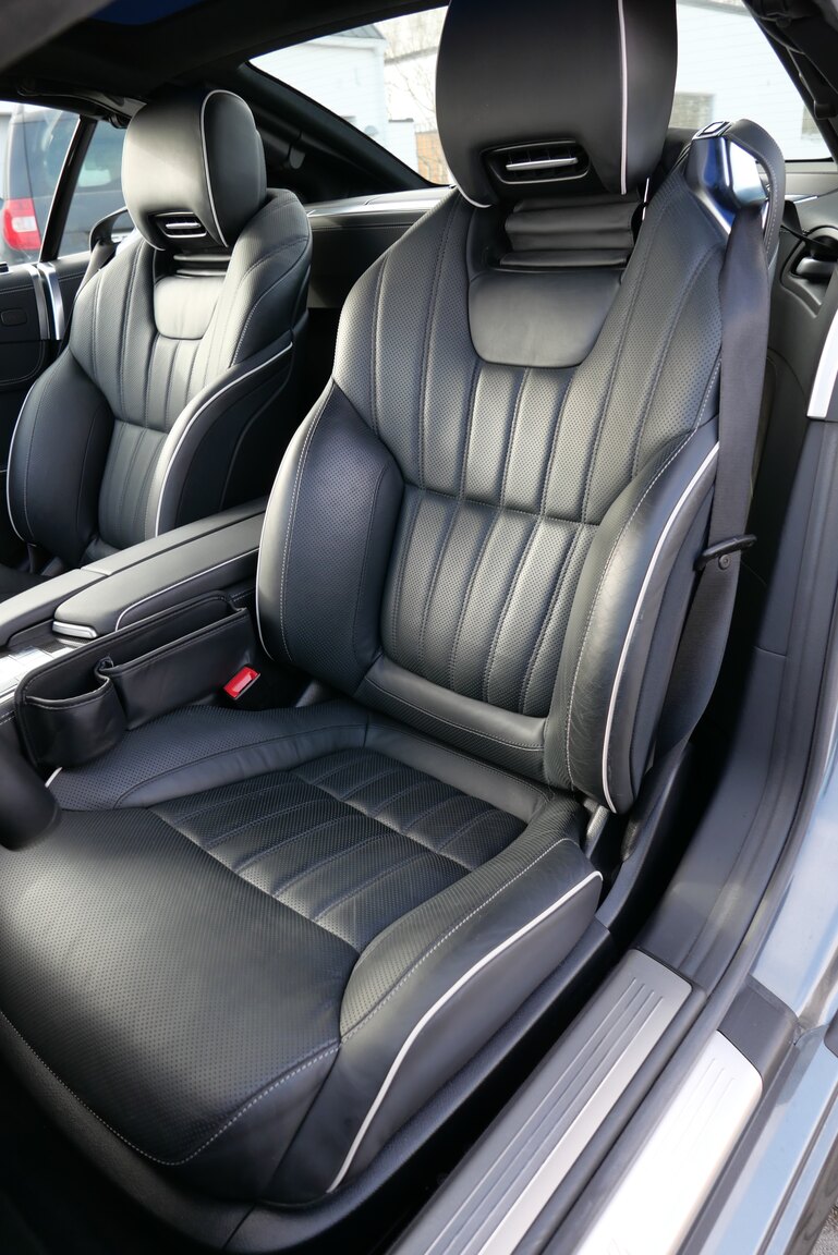 Interior image of 2014 Mercedes-Benz SL500