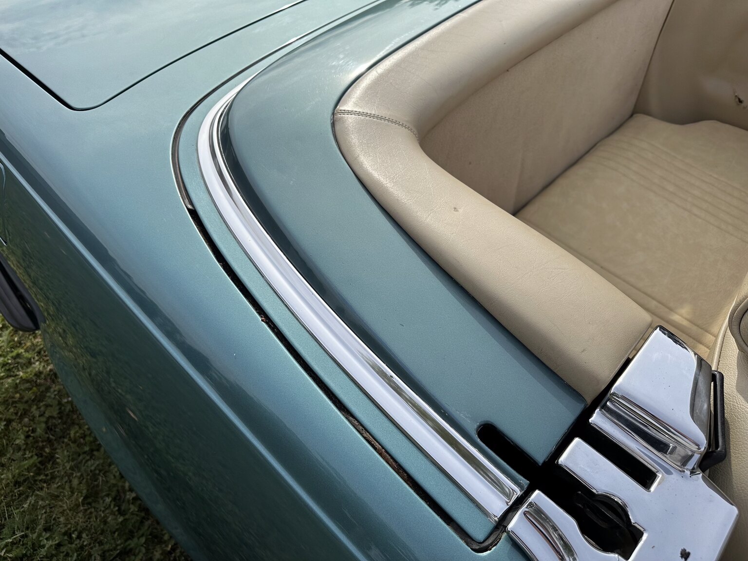 Exteriörbild på 1985 Mercedes-Benz 380 SL