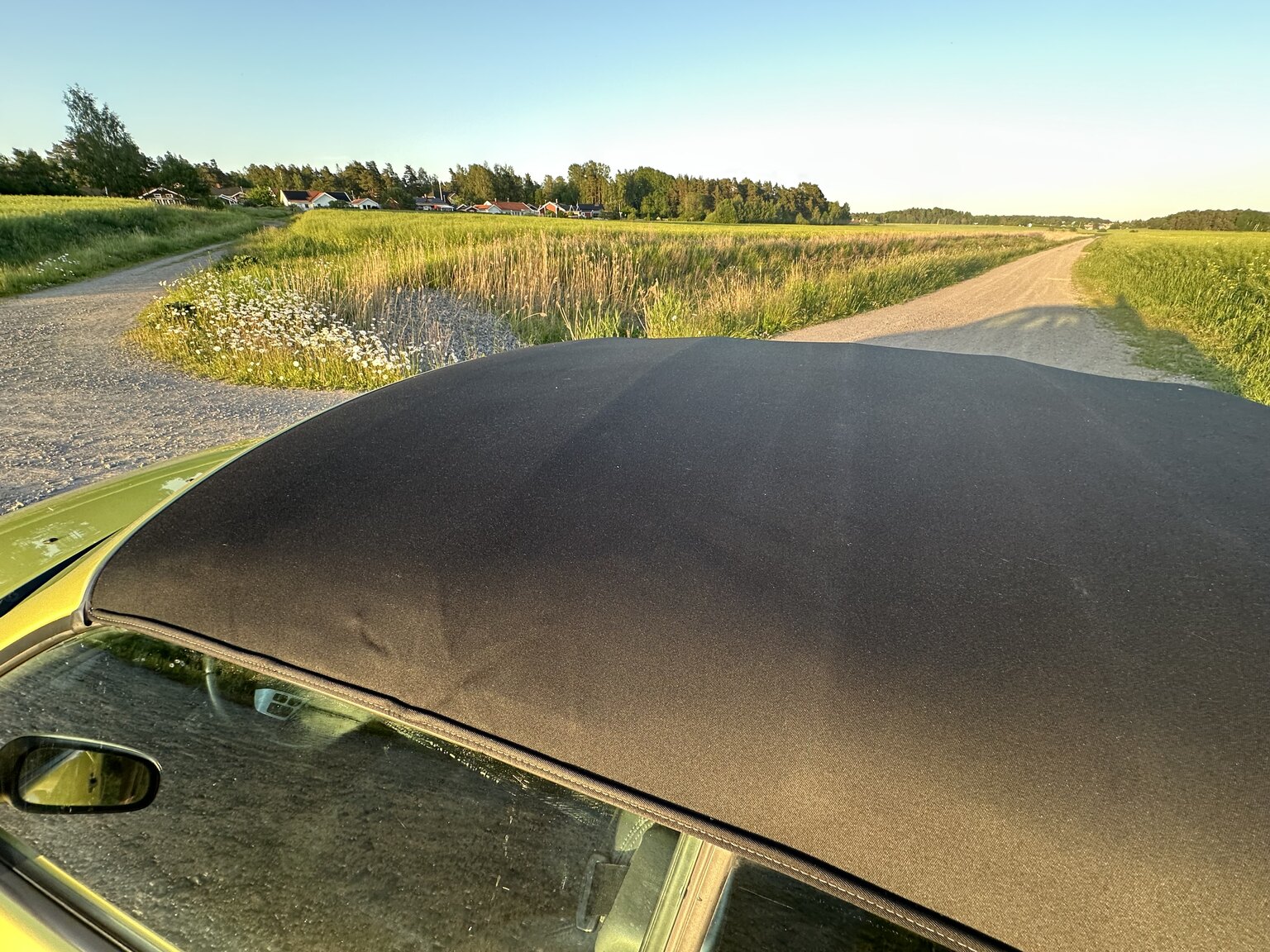 Exterior image of 2004 SAAB 9.3 Aero Convertible 2.0T