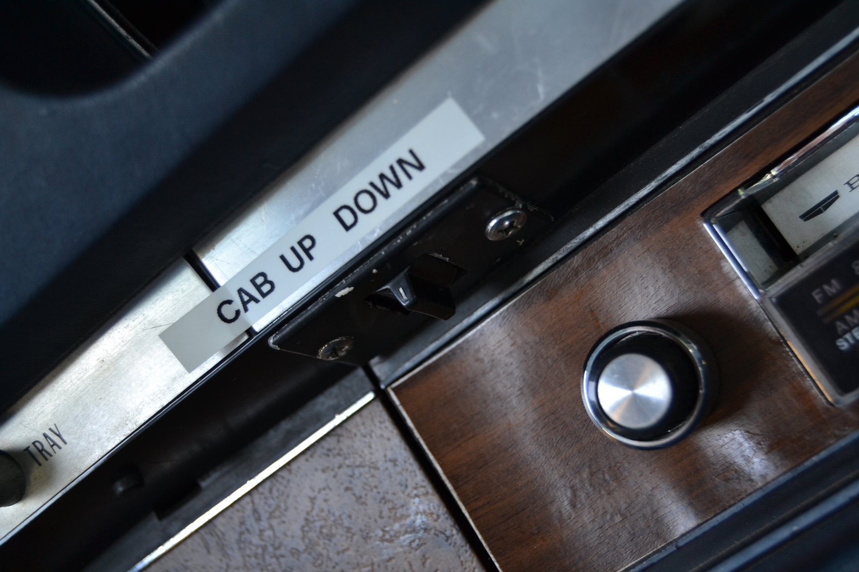 Interior image of 1970 Oldsmobile Ninety eight Convertible (21)