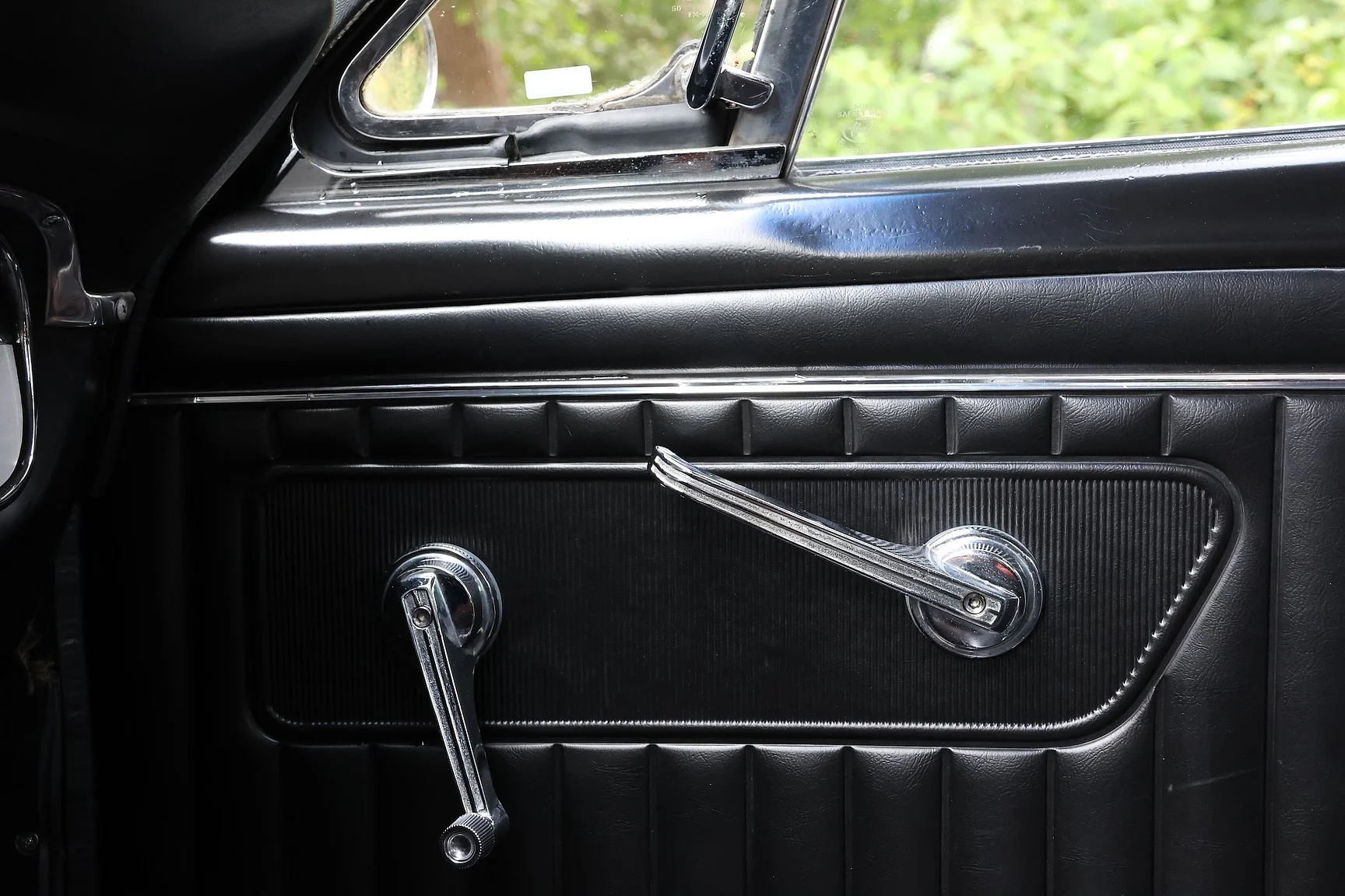 Interior image of 1965 Ford Mustang Fastback Restomod (33)